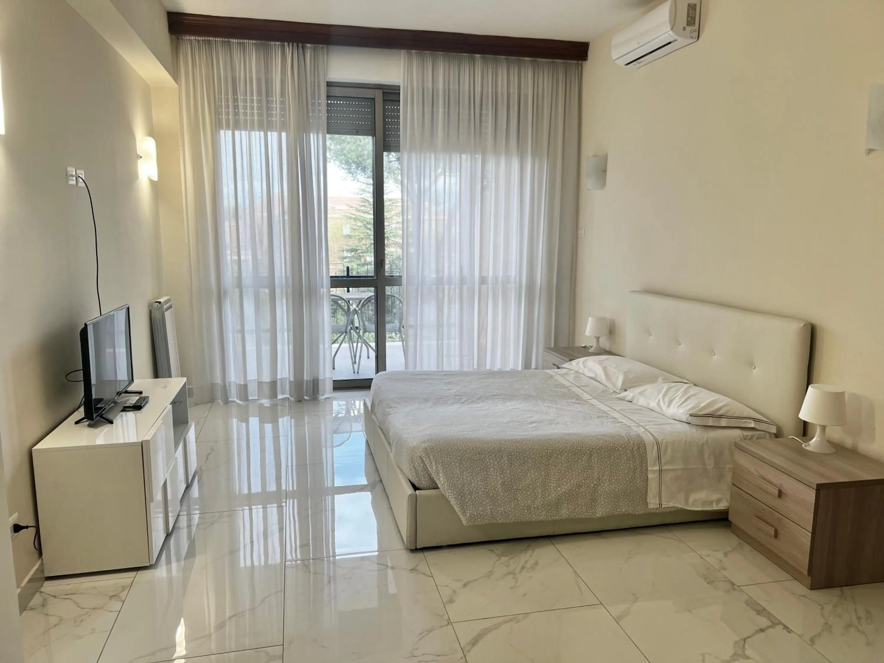 TV and multimedia in Parco Tirreno Hotel