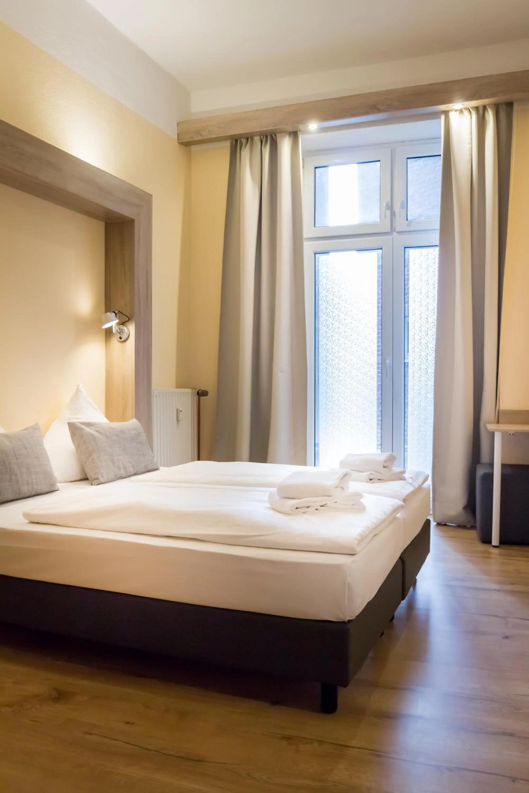 Bedroom, Bed in dingdong koblenz - city apartments