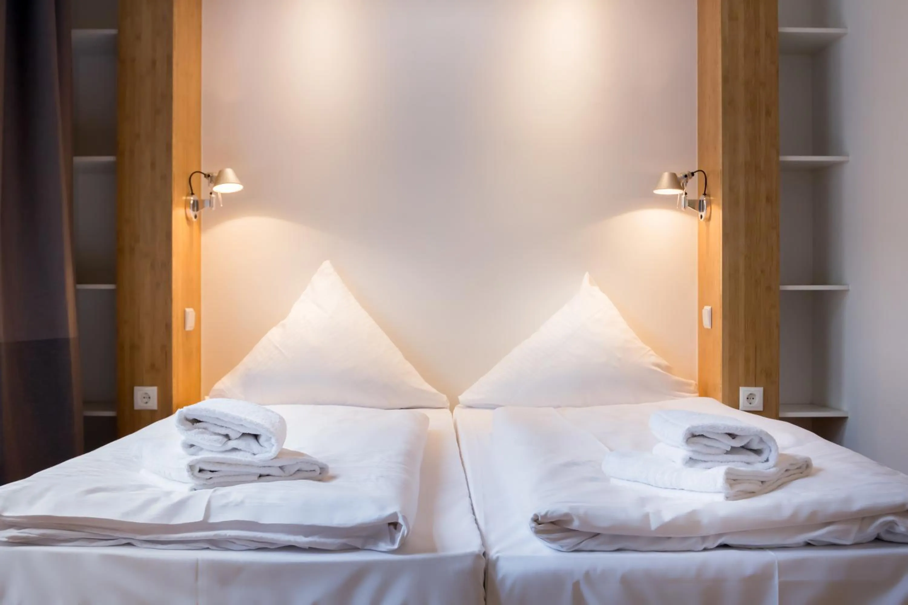 Bedroom, Bed in dingdong koblenz - city apartments