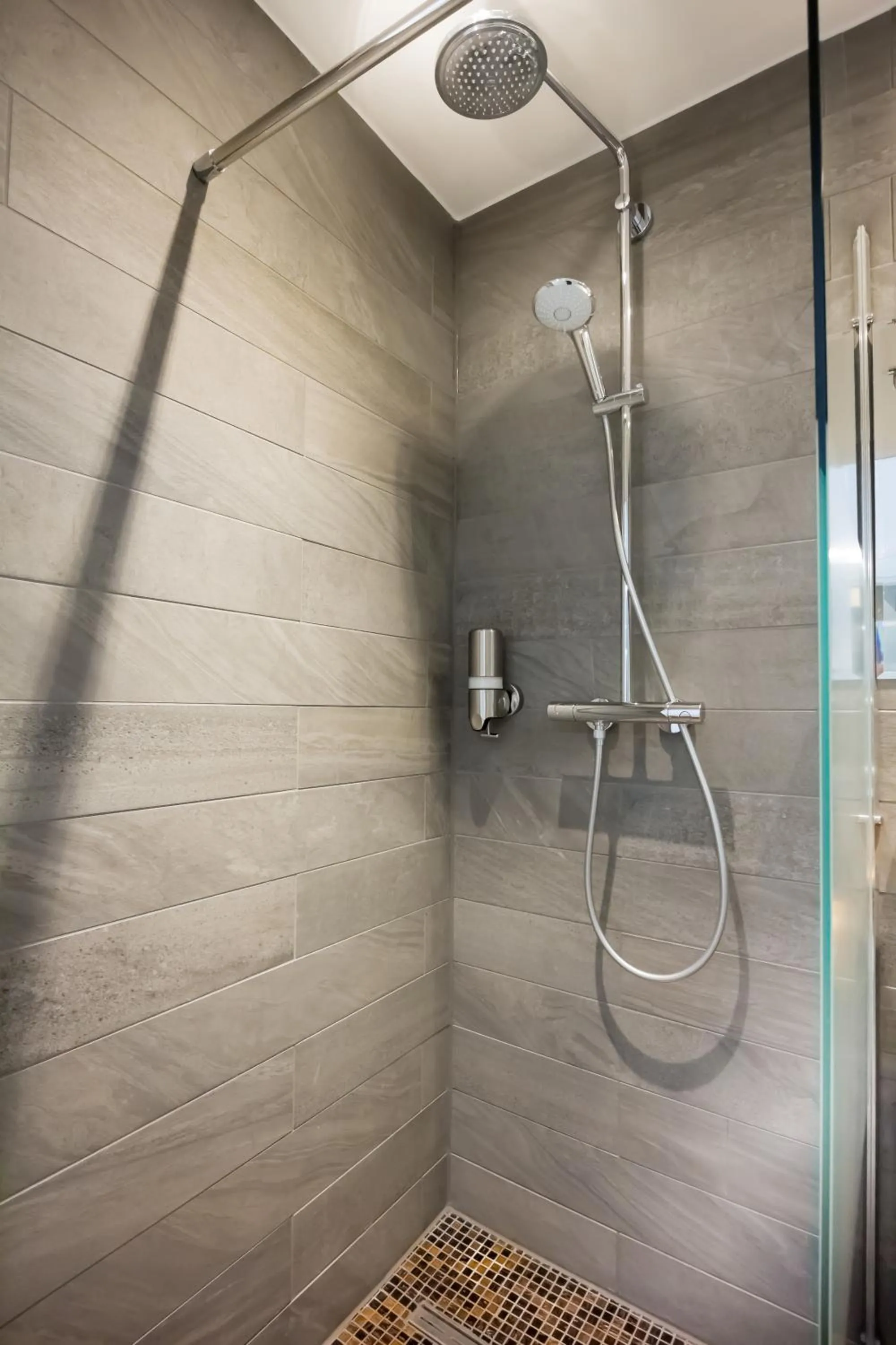 Shower in dingdong koblenz - city apartments