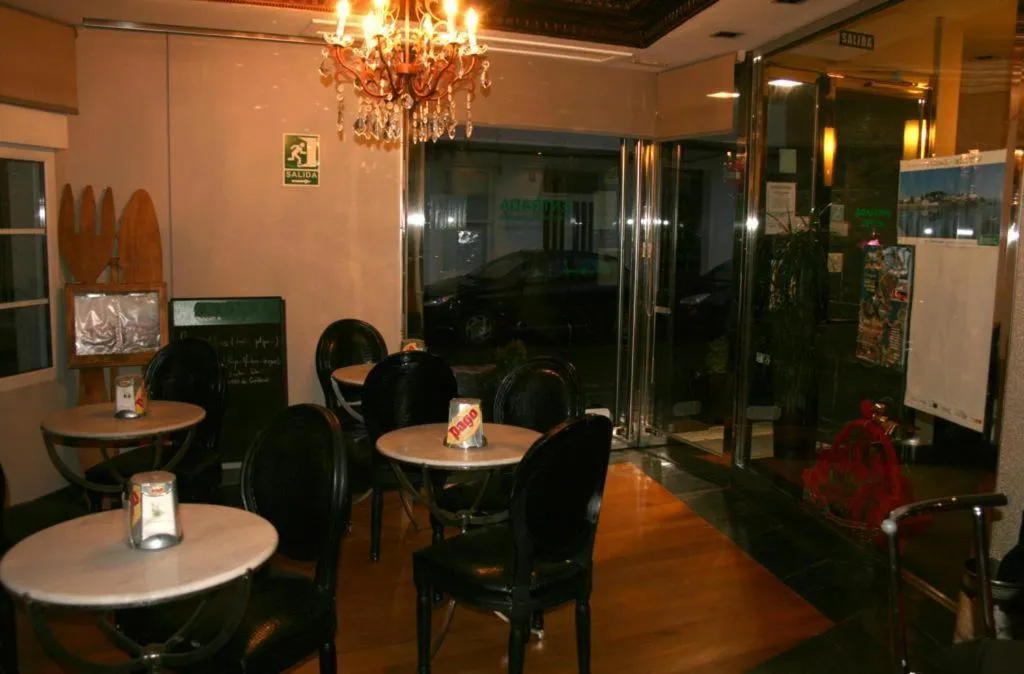 Restaurant/places to eat in Hotel Viento del Norte