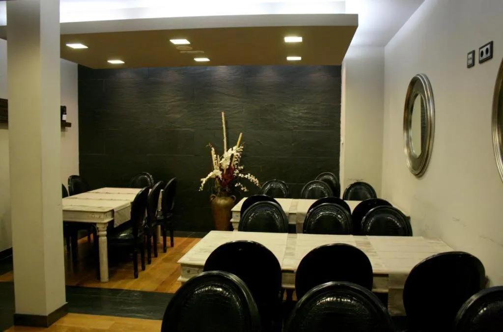 Restaurant/places to eat in Hotel Viento del Norte