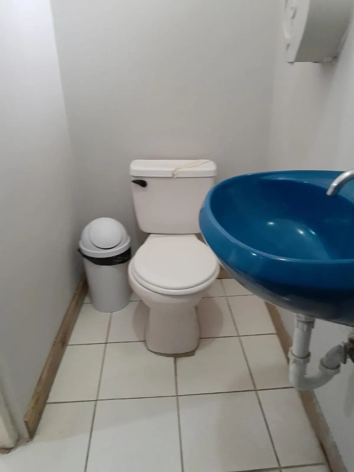 Bathroom in Gaudy's Hotel