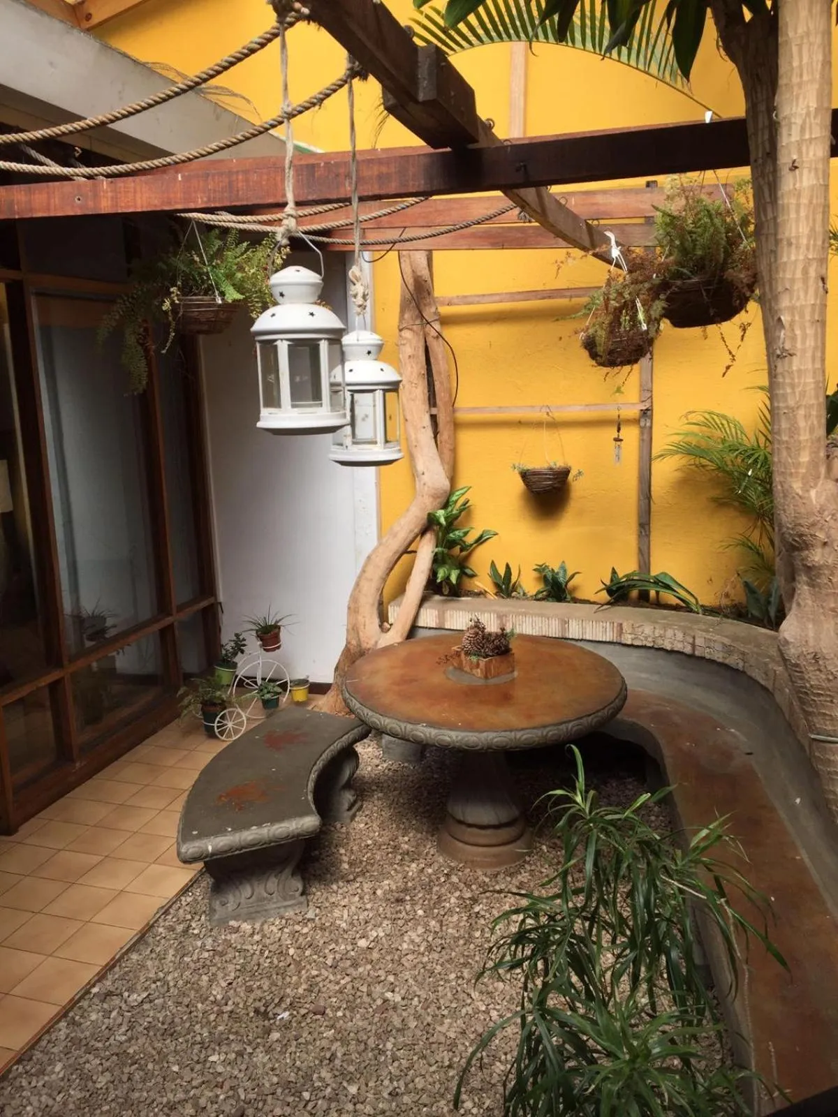 Seating area in Gaudy's Hotel