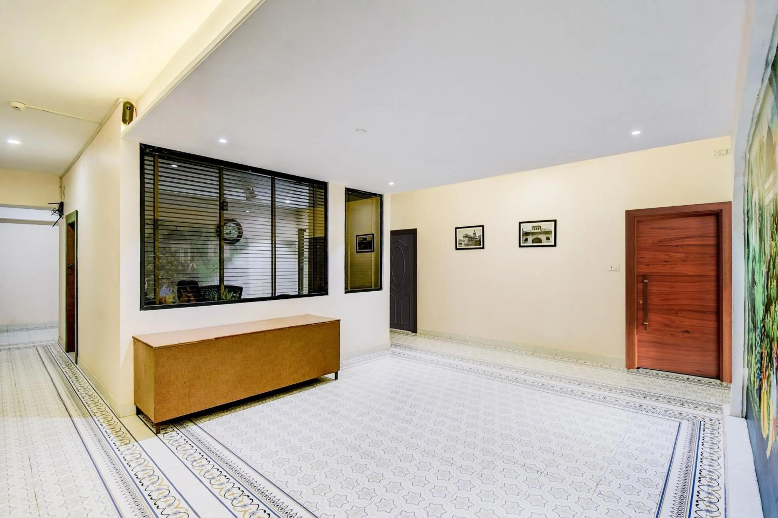 Lobby or reception, Bed in Townhouse Chandpole Metro Station Formerly Hotel Raghuraj Palace