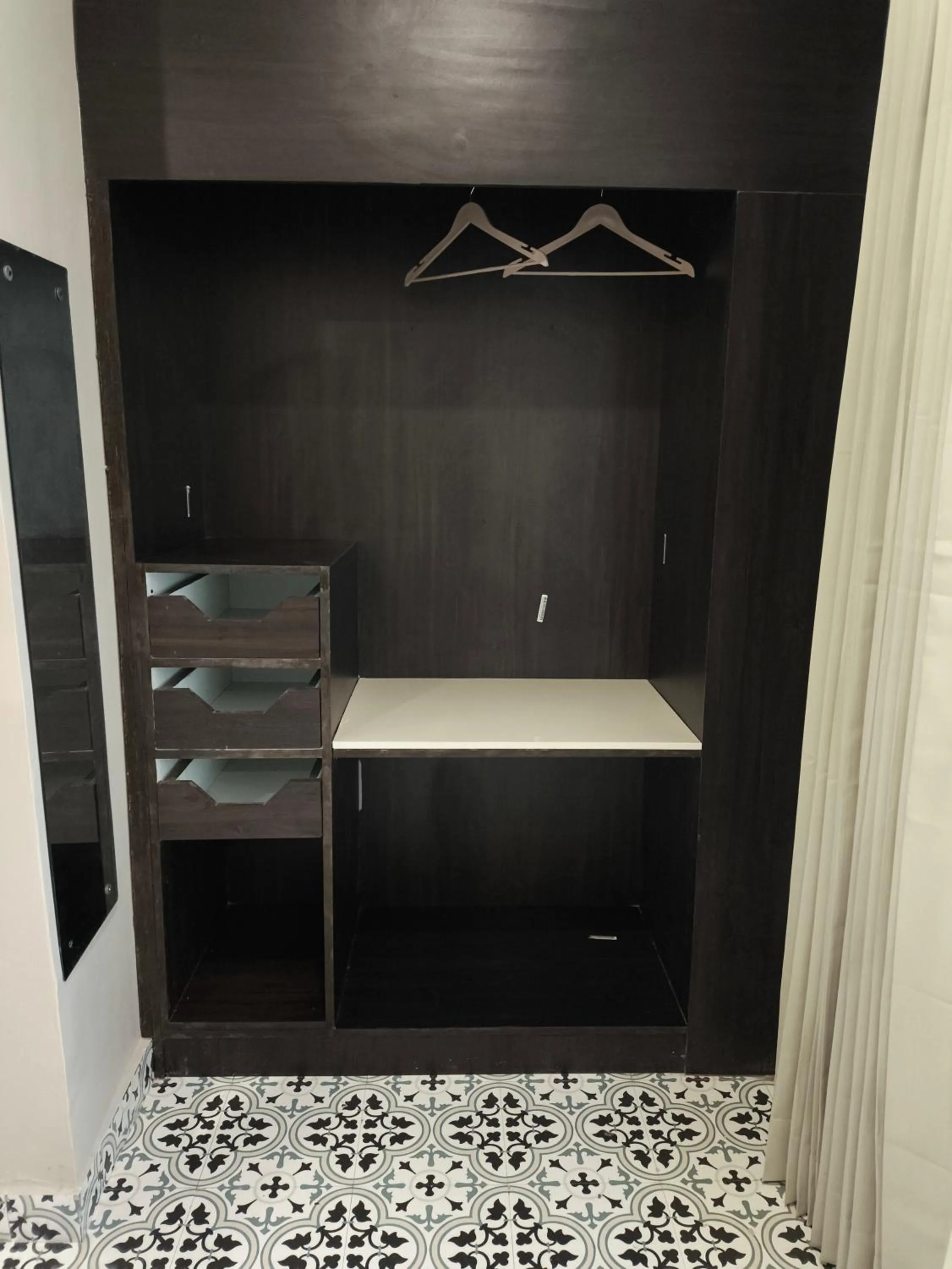 wardrobe in Hotel Raghuraj palace