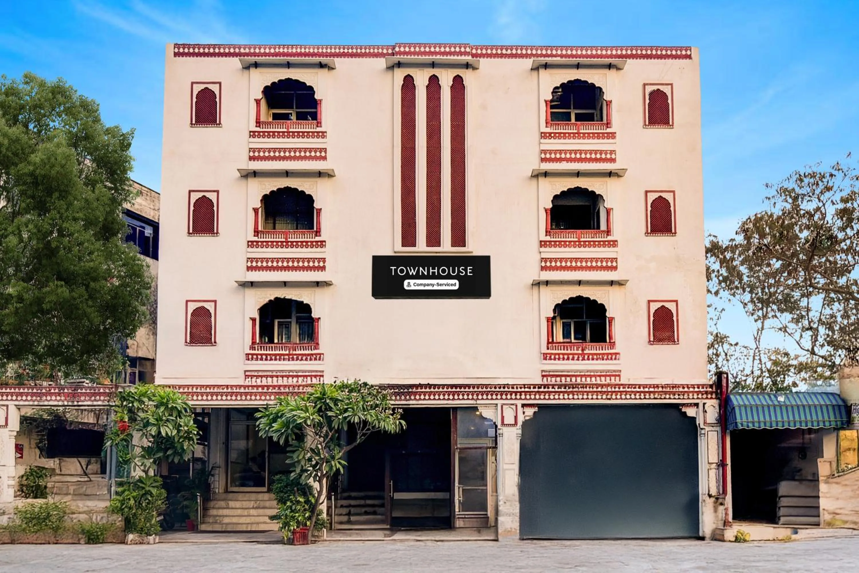 Facade/entrance in Townhouse Chandpole Metro Station Formerly Hotel Raghuraj Palace