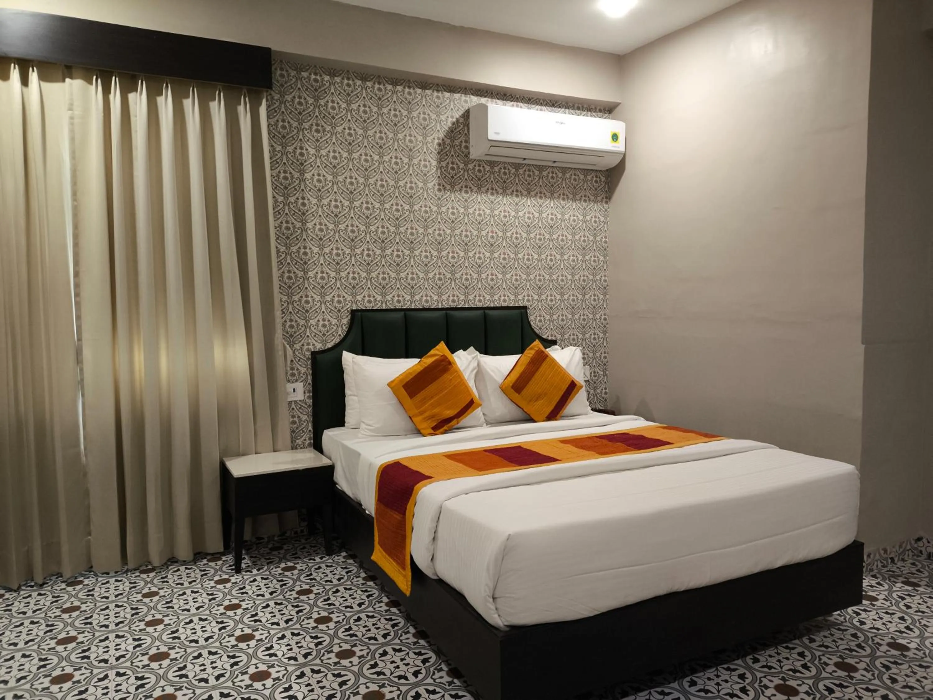 Bedroom, Bed in Hotel Raghuraj palace