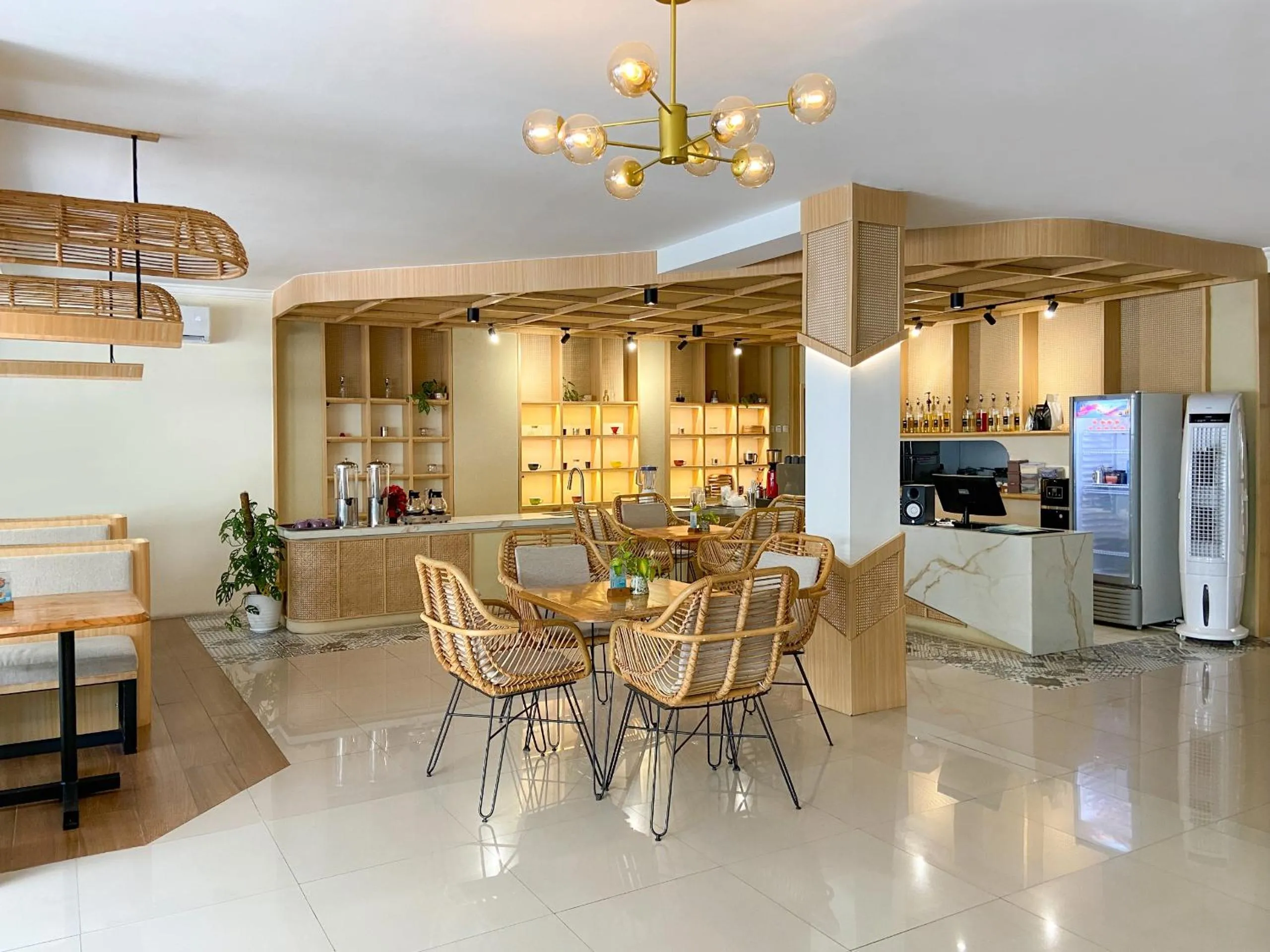 Restaurant/places to eat in Masri Living by Daphna Management