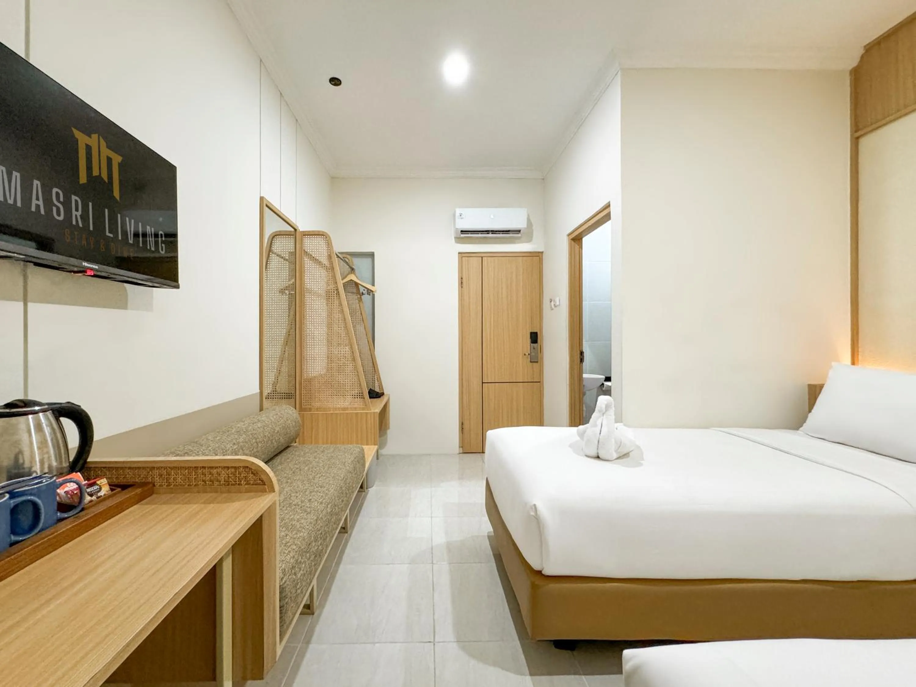 Bedroom, Bed in Masri Living by Daphna Management