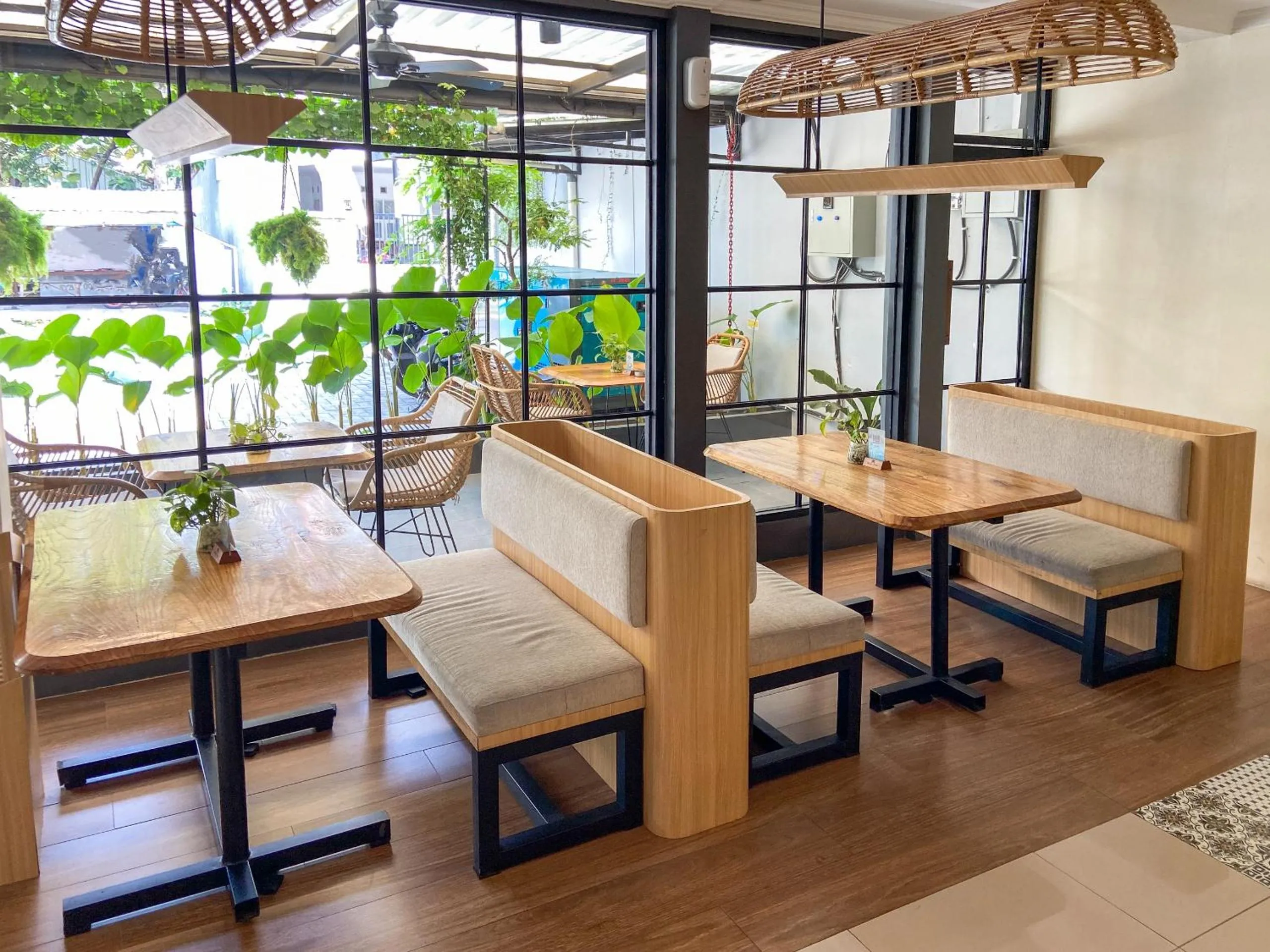 Restaurant/places to eat in Masri Living by Daphna Management