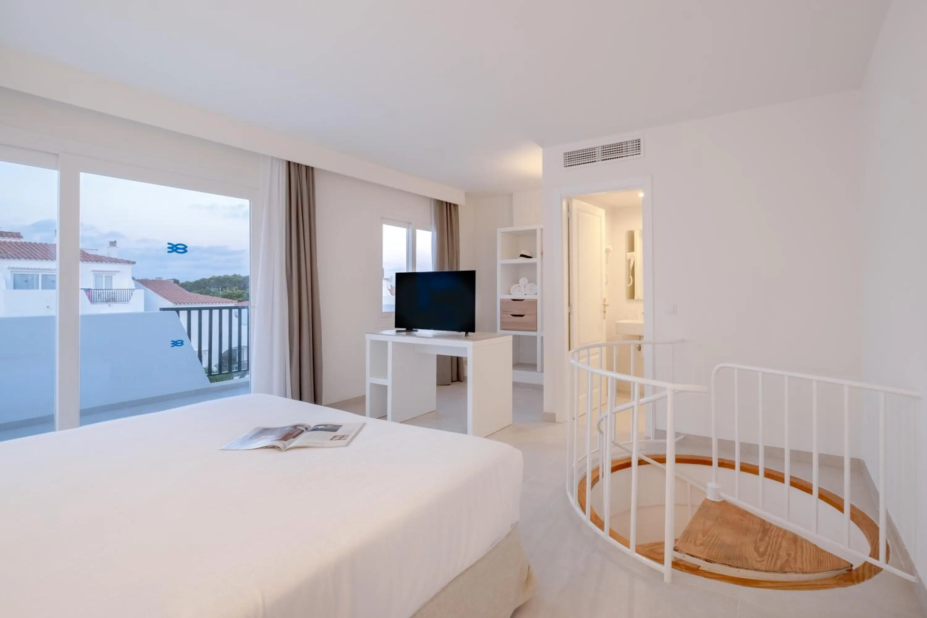 Bedroom, Bed in FERGUS Style Carema Beach