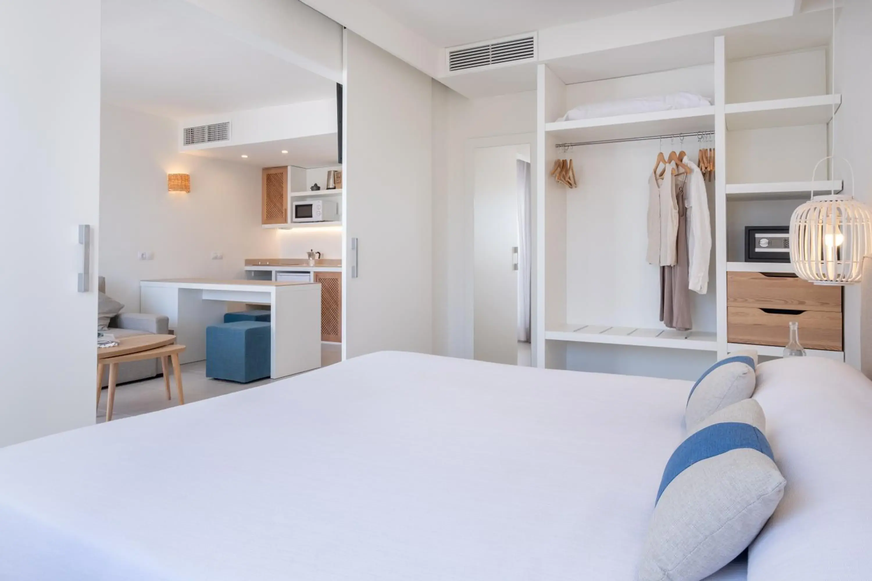 Select Apartment with Side Sea View in FERGUS Style Carema Beach Select Apartment with Side Sea View in FERGUS Style Carema Beach