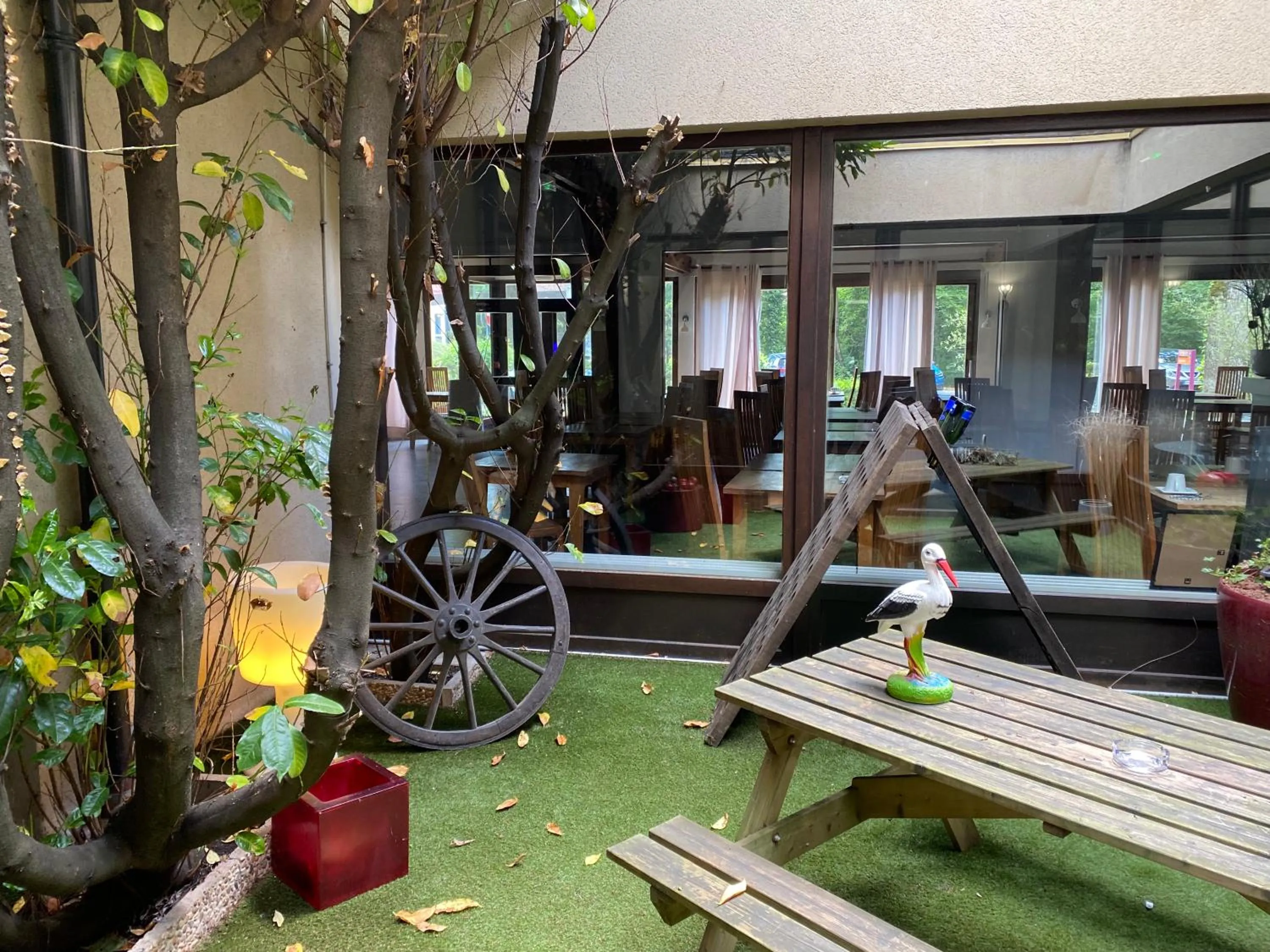 Patio in Enzo Hôtels - ST Eloy Metz Amneville By Kyriad Direct