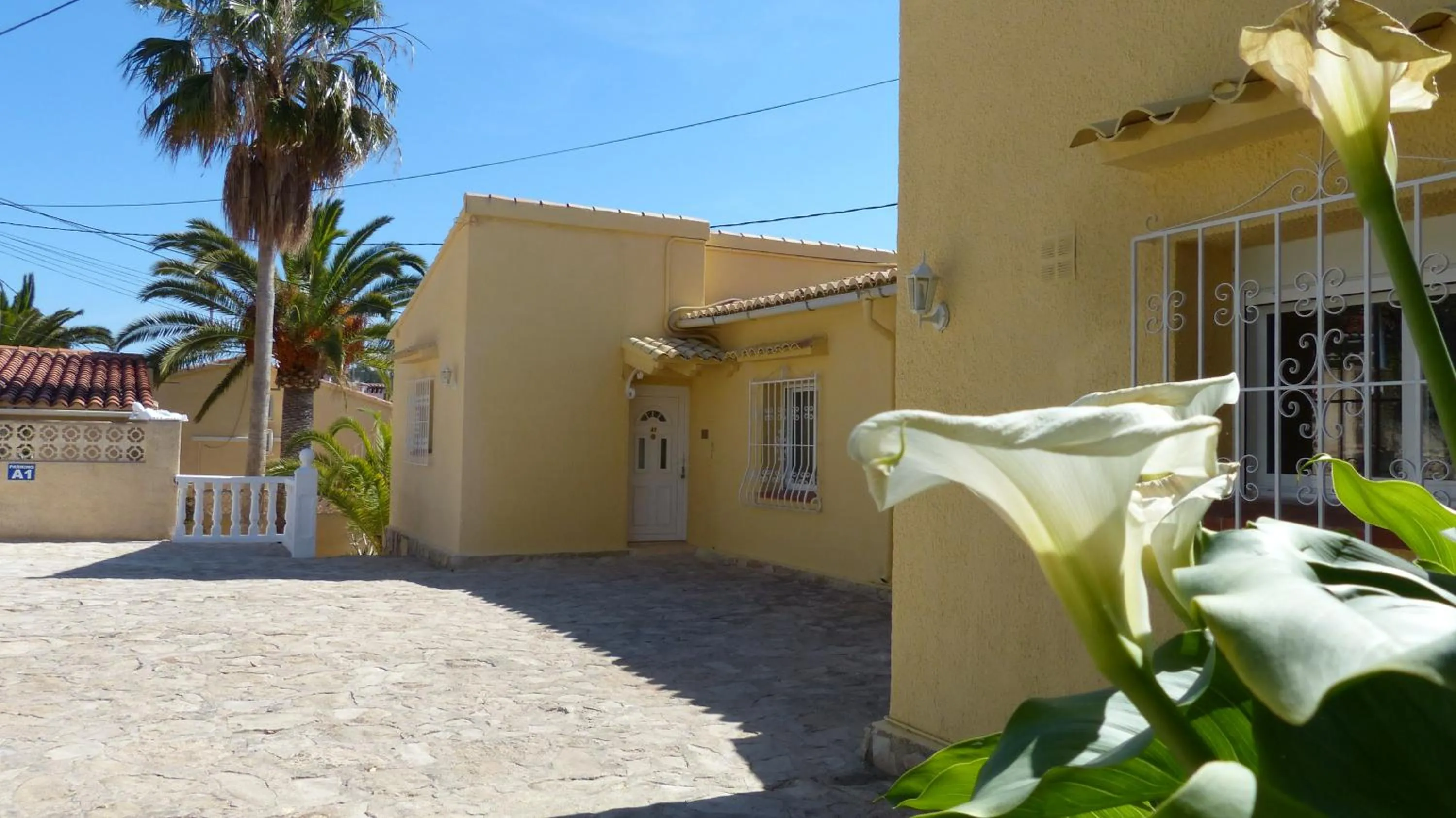 Facade/entrance in Villa Romeo