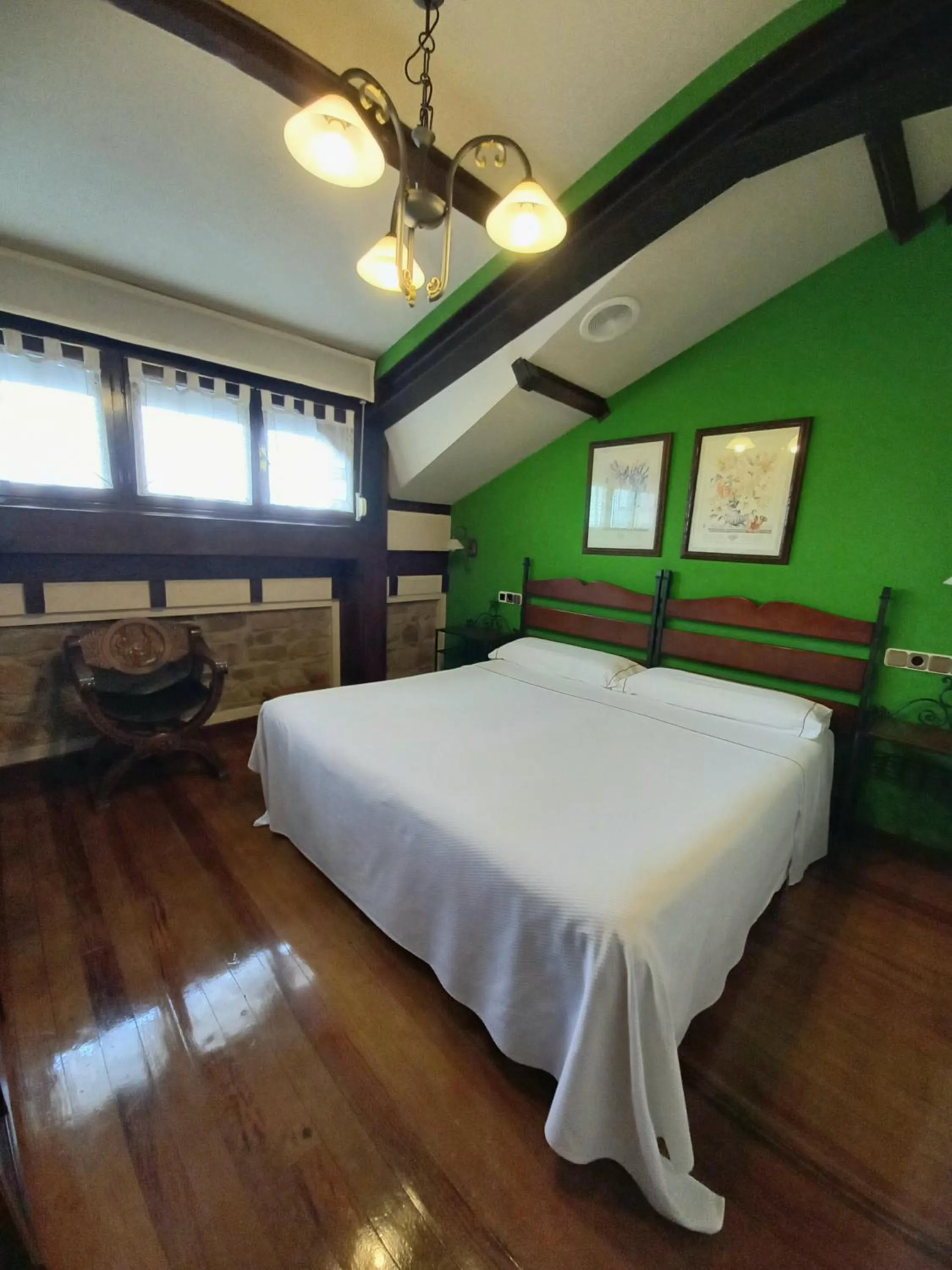 Bedroom, Bed in Hotel Eutimio