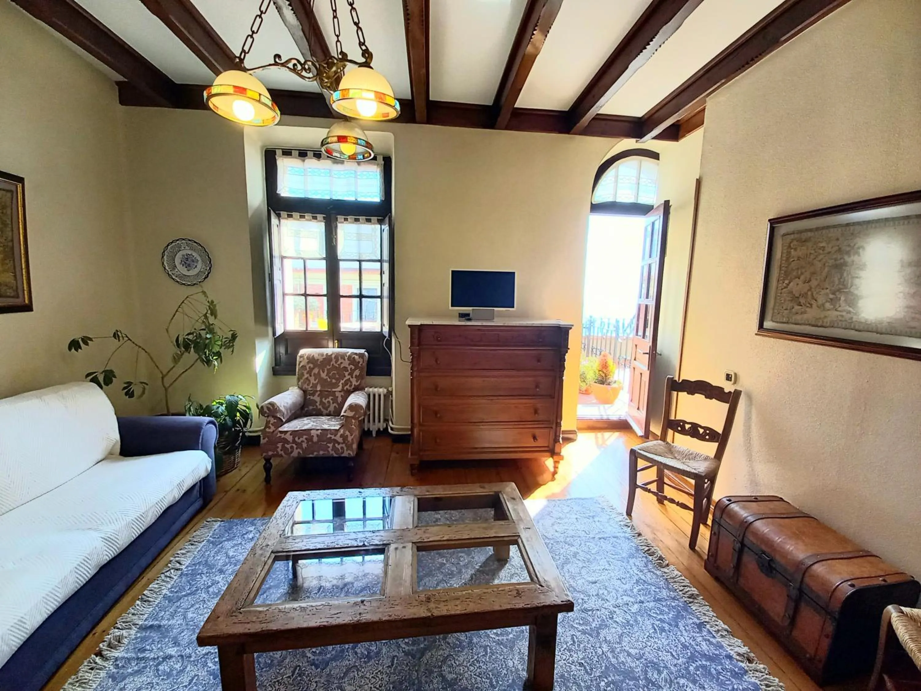 Communal lounge/ TV room in Hotel Eutimio