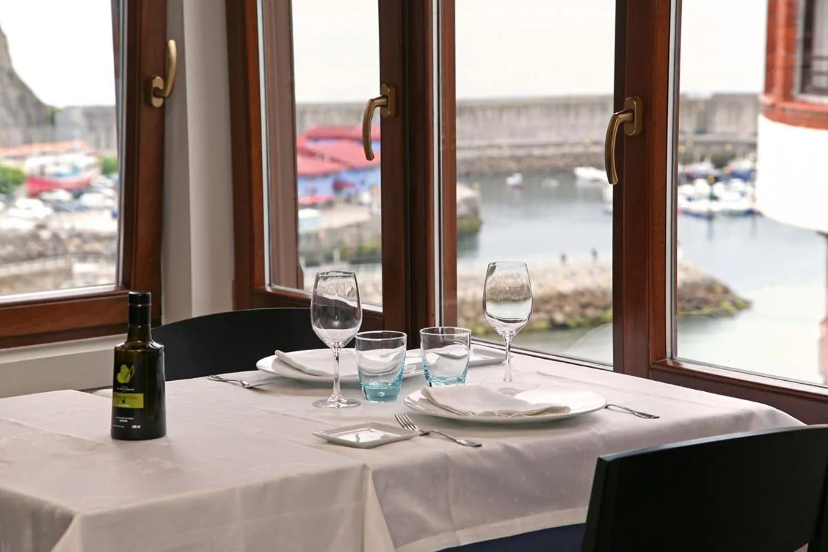 Lounge or bar in Hotel Eutimio