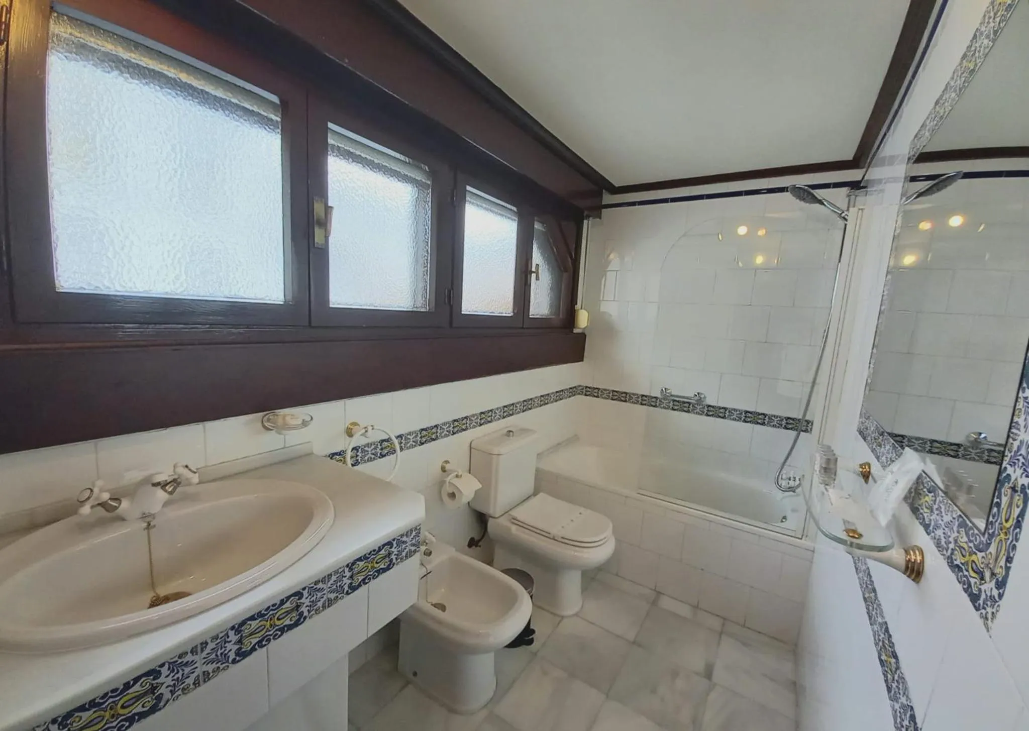 Bathroom in Hotel Eutimio