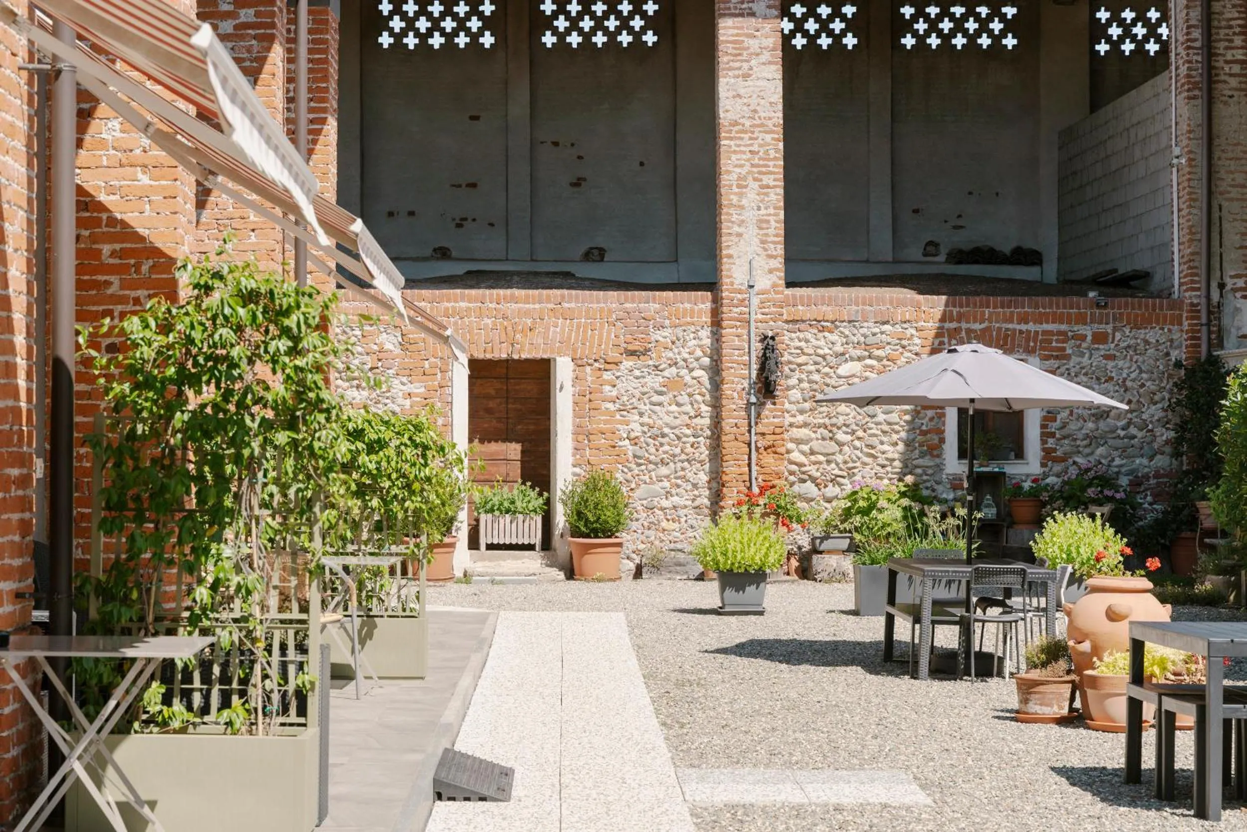Inner courtyard view in Residence Campagnole