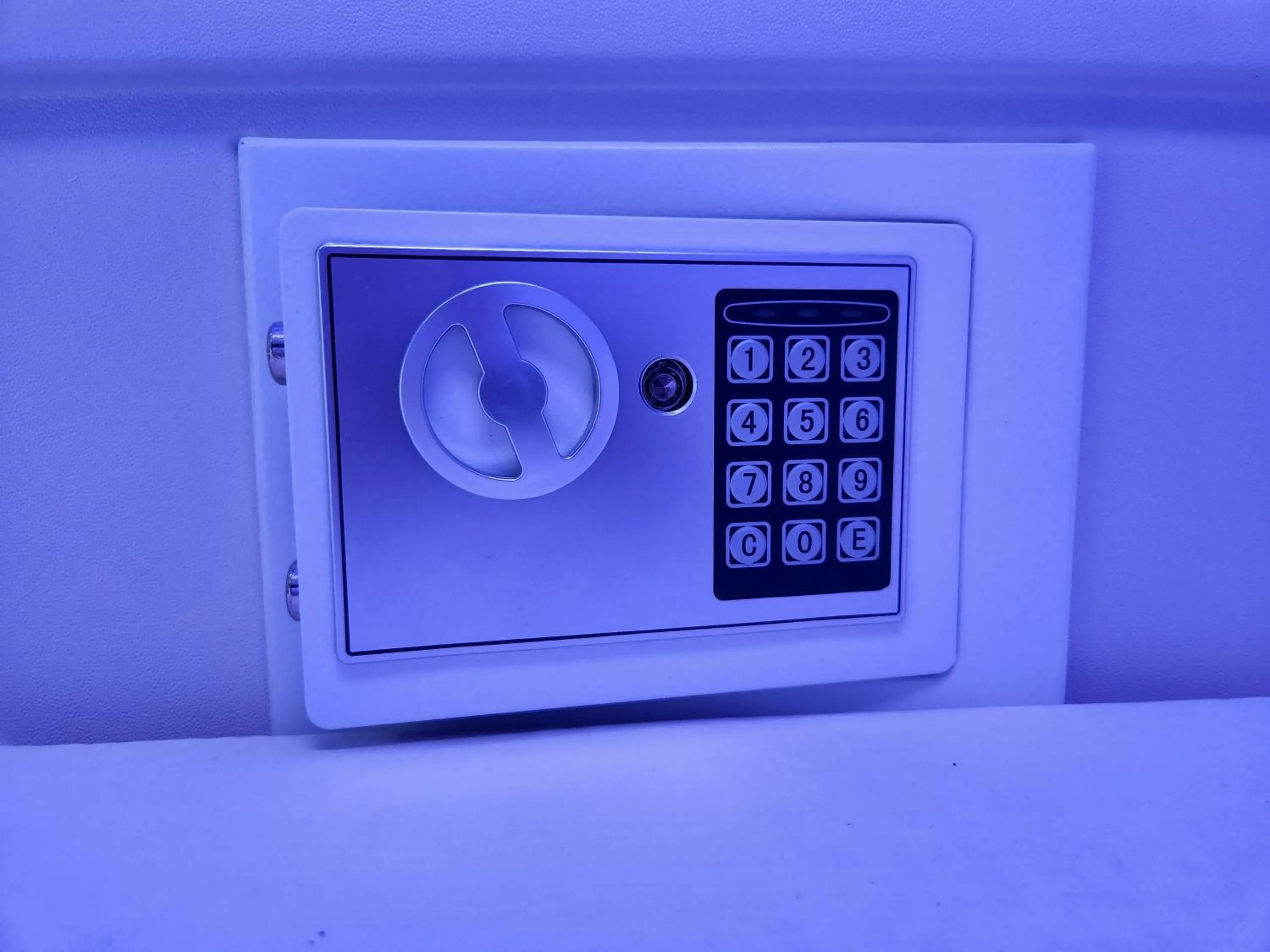 safe in Hotel Galaxy Pod 北越谷店