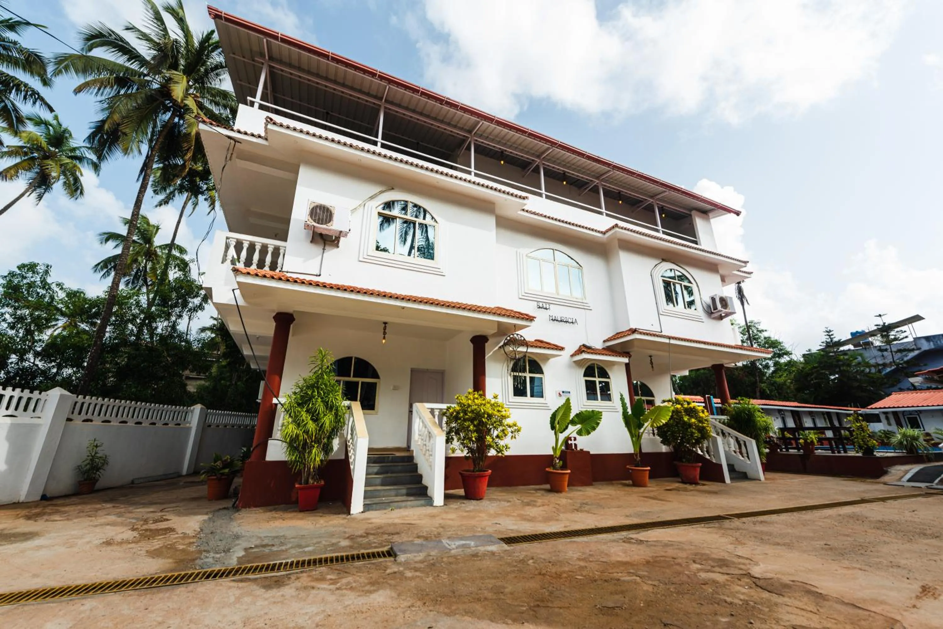 Property building in Hotel La Paulo's Near Beach Resort