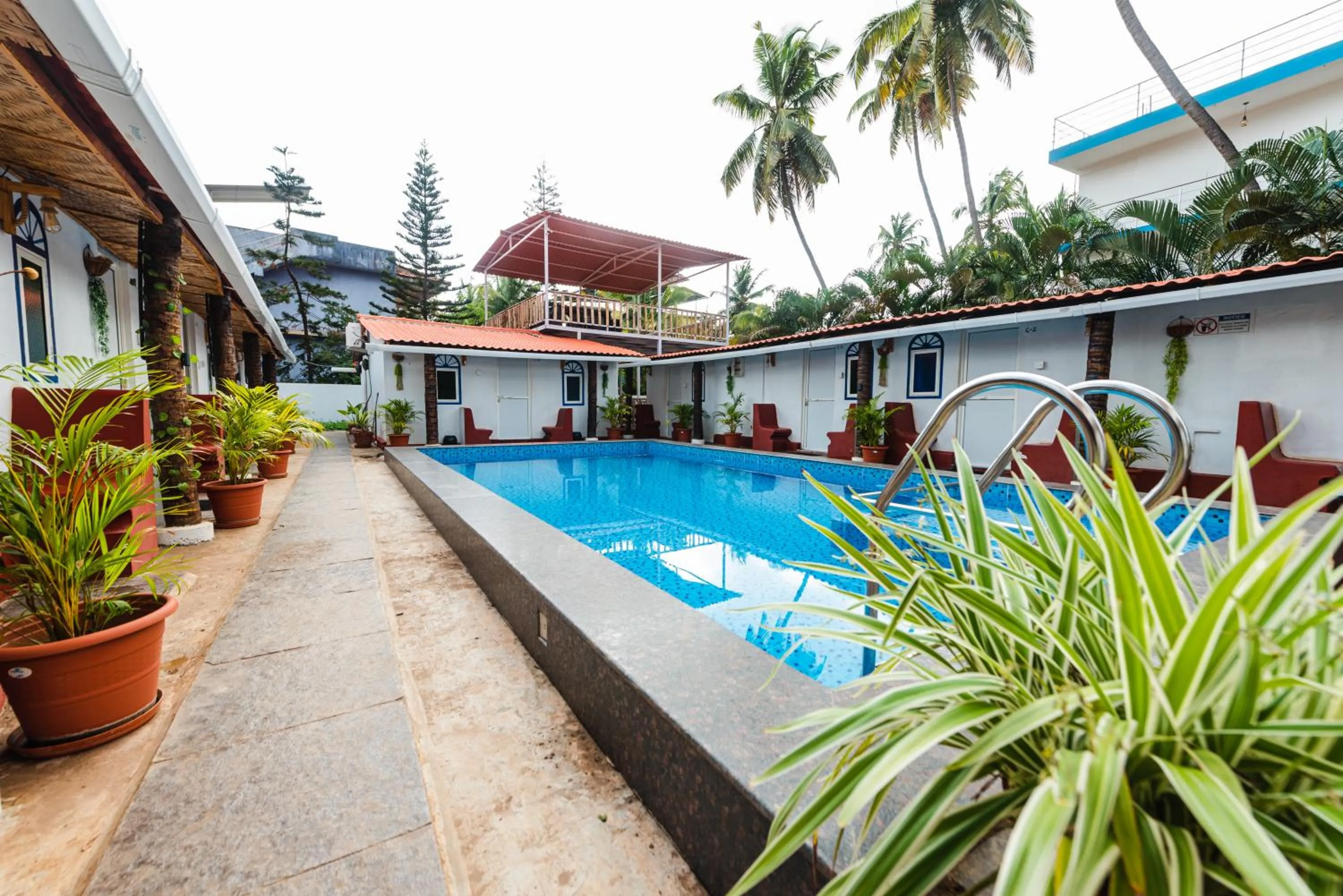 Swimming pool in Hotel La Paulo's Near Beach Resort