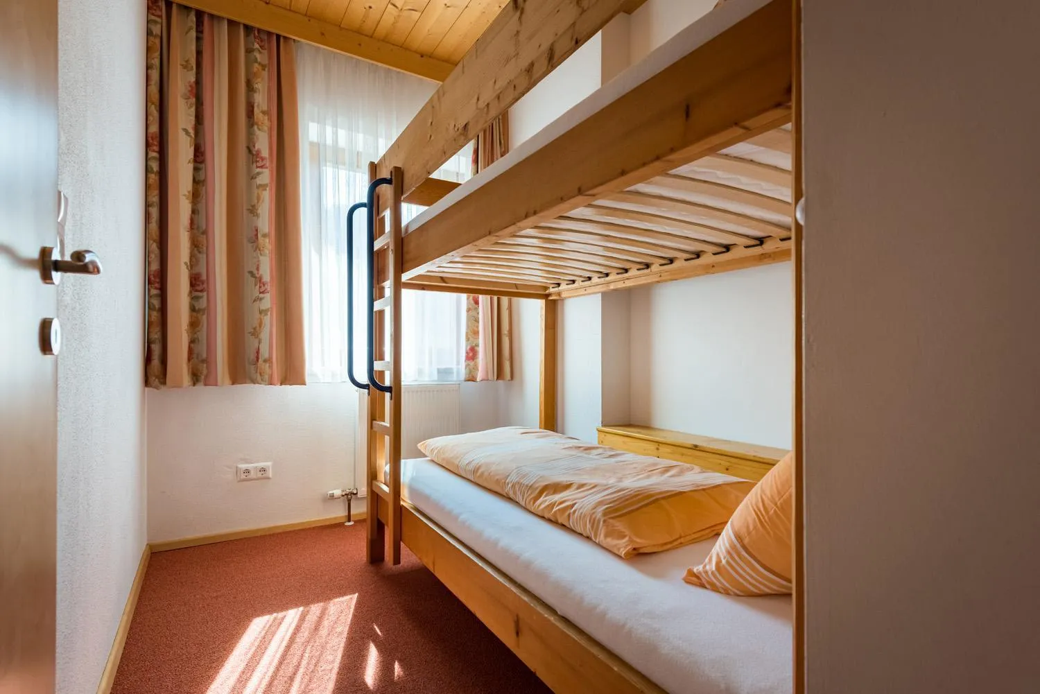 children, Bed in Ferienpension Steiner