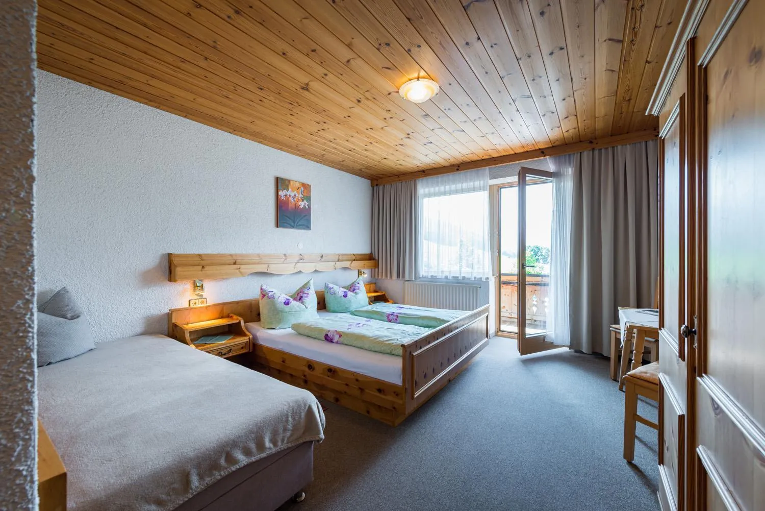 Bed in Ferienpension Steiner