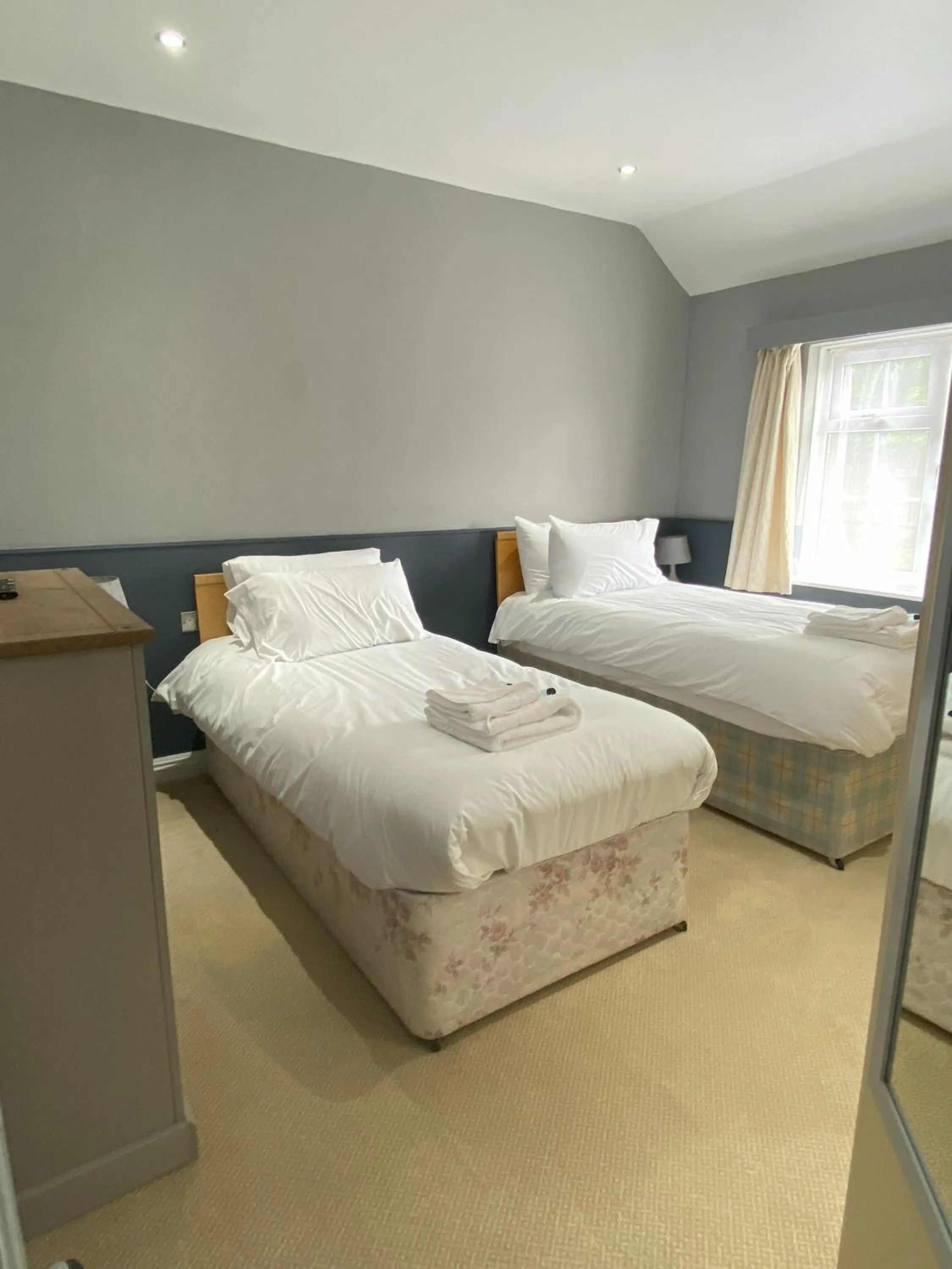 Bedroom, Bed in Jubilee Inn