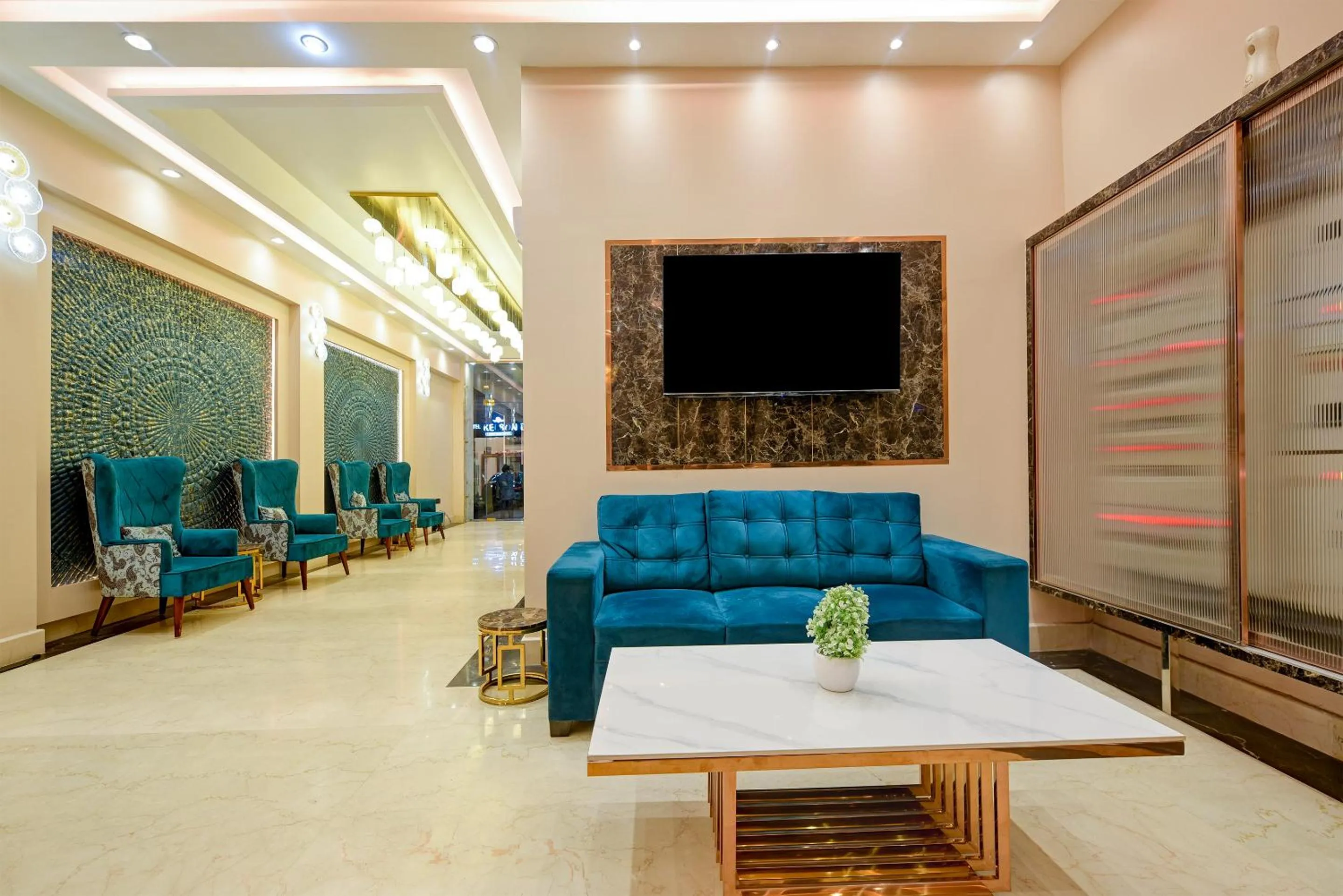 Lobby or reception in The Pearl Plaza Hotel in City Centre - Near New Delhi Railway Station