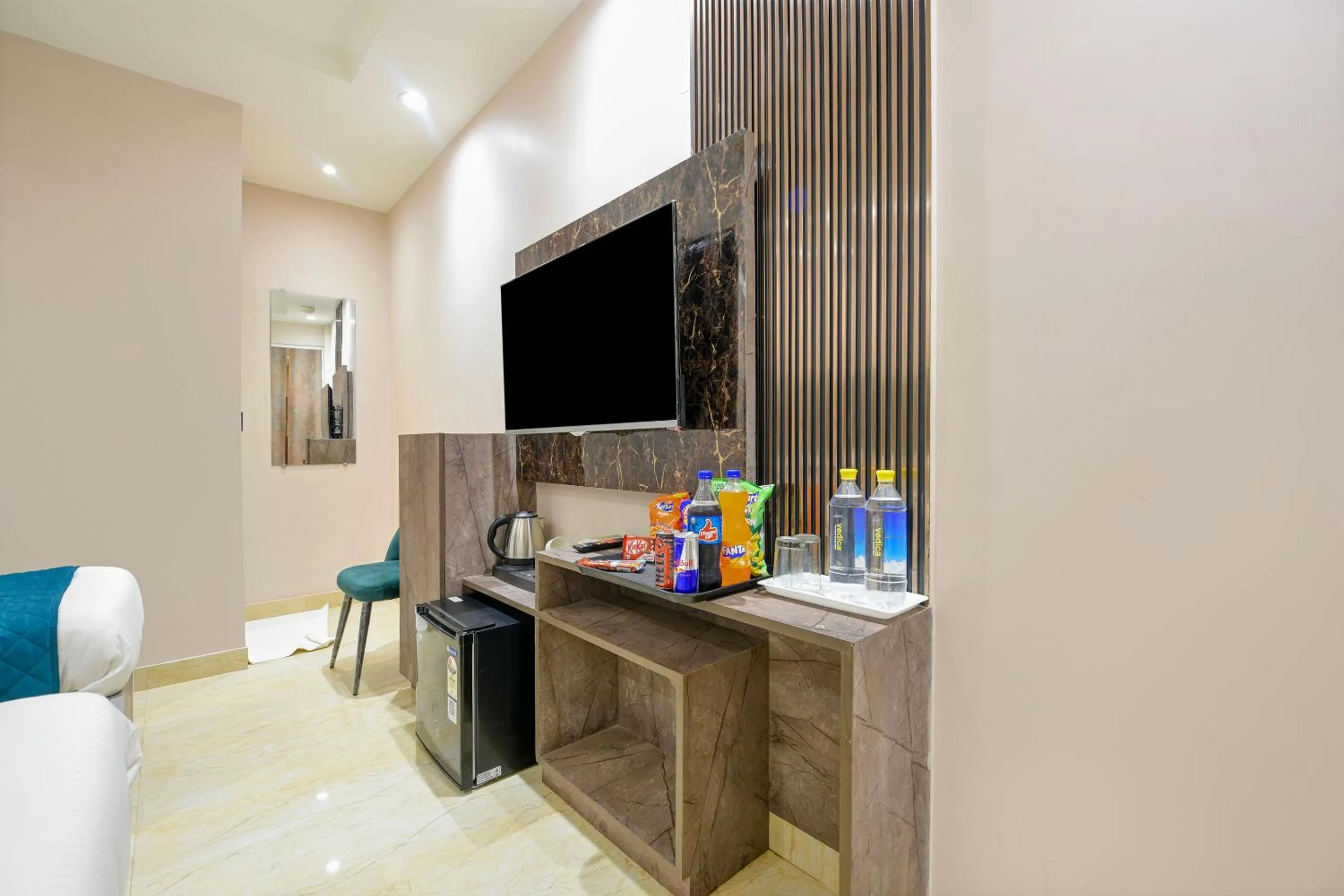 Bed in The Pearl Plaza Hotel in City Centre - Near New Delhi Railway Station