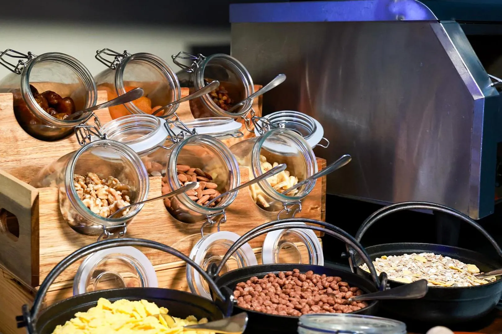 Breakfast in Mikes Kanarium City Hotel