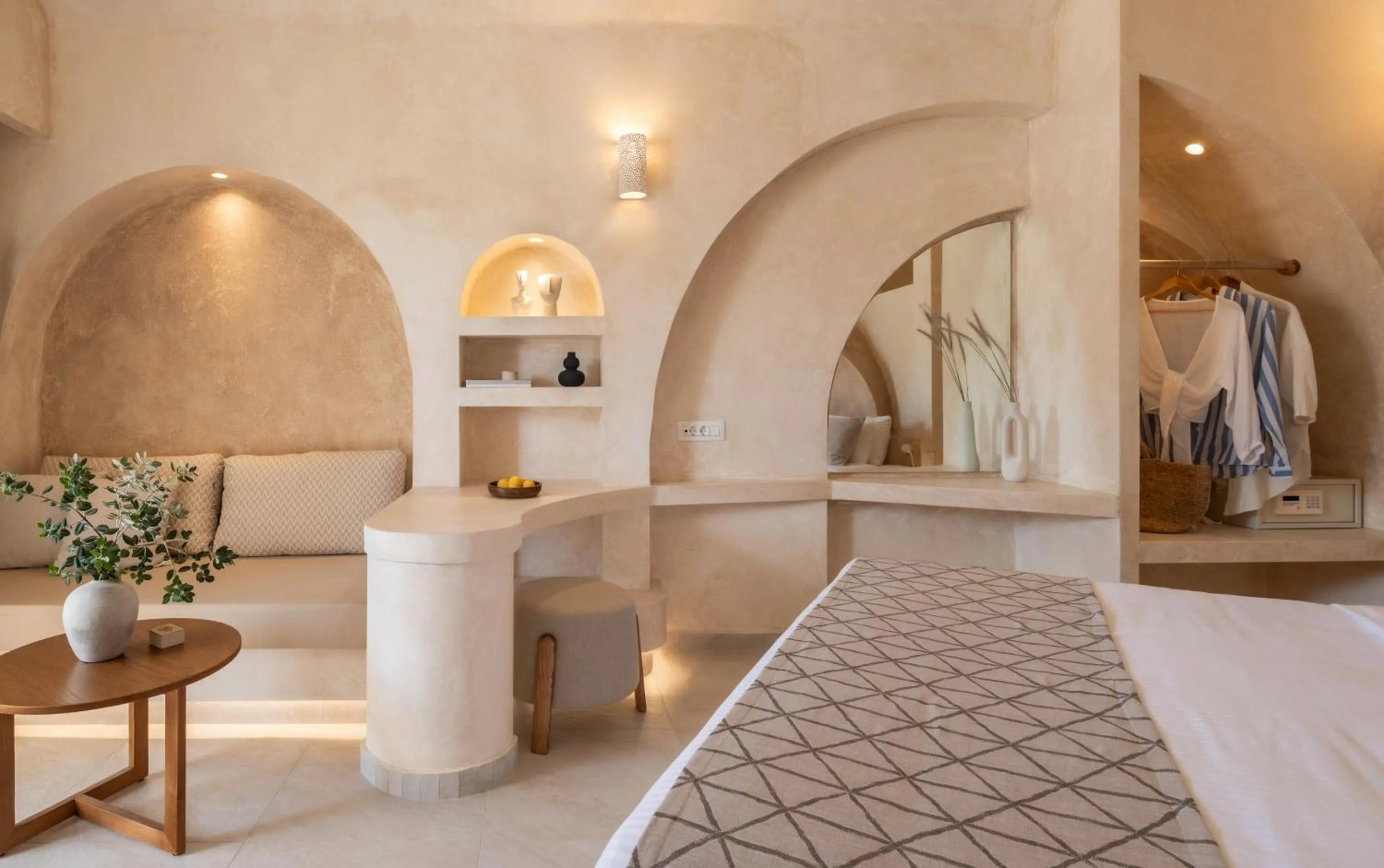 Bed in Heyday Luxury Suites