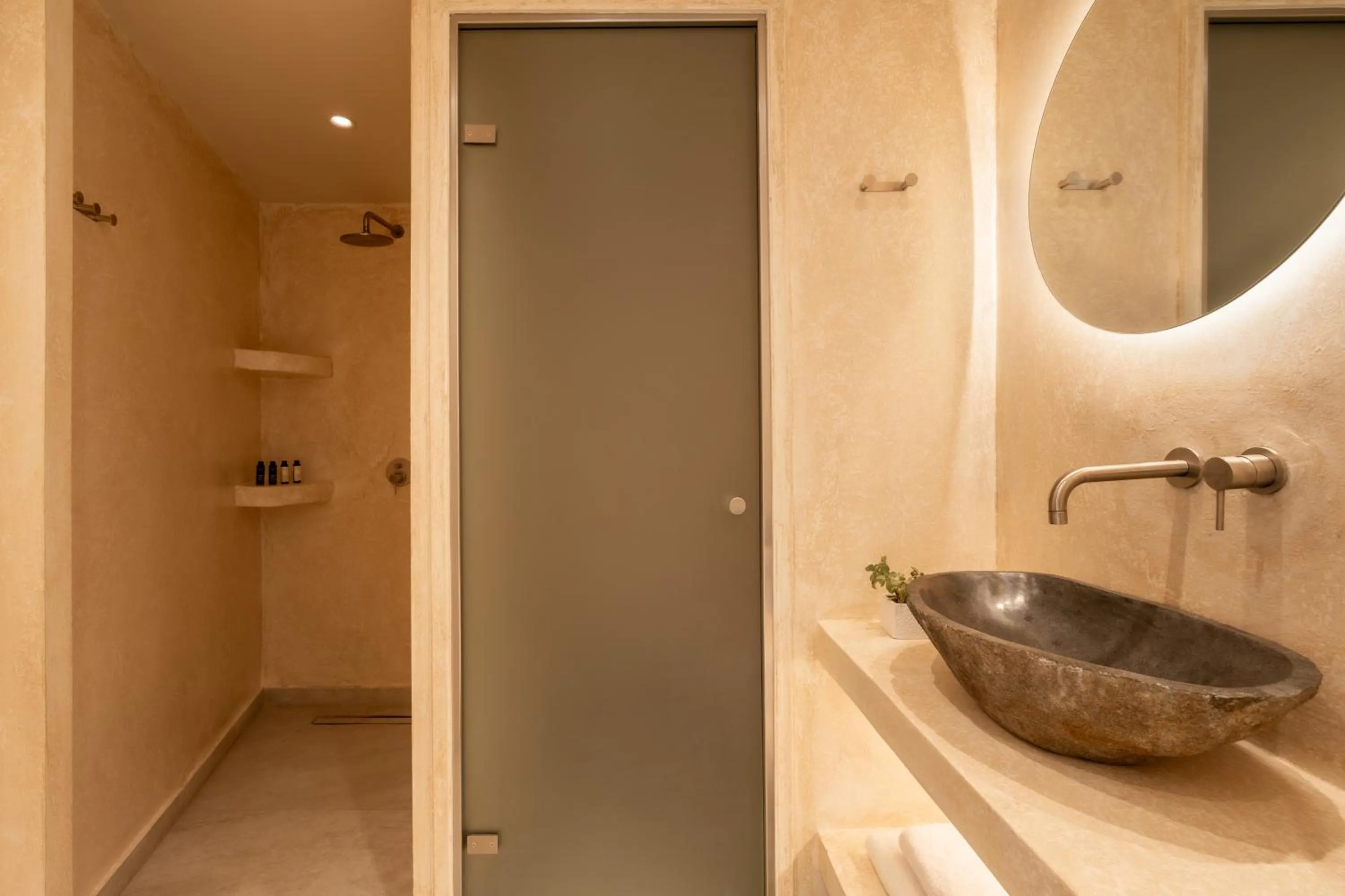 Heyday Luxury Suites