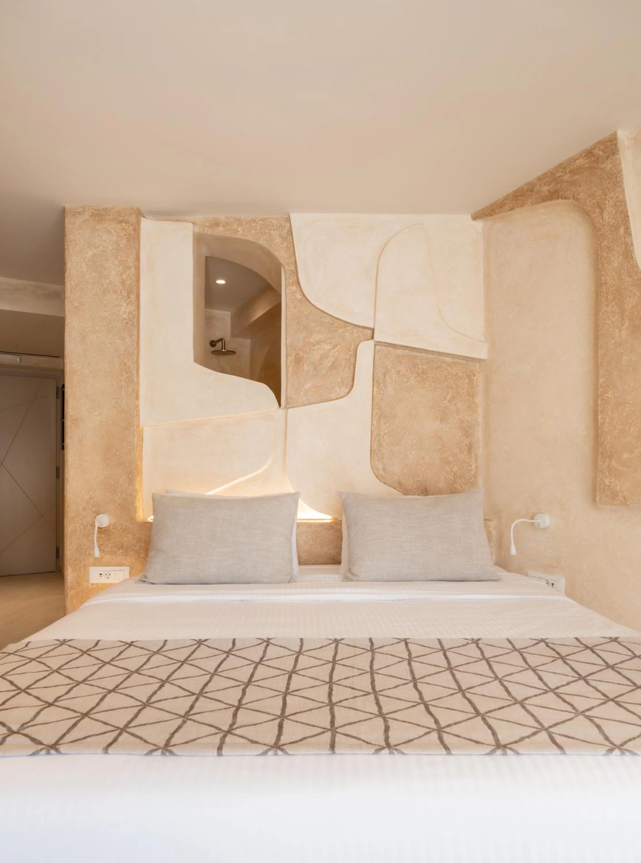 Bed in Heyday Luxury Suites