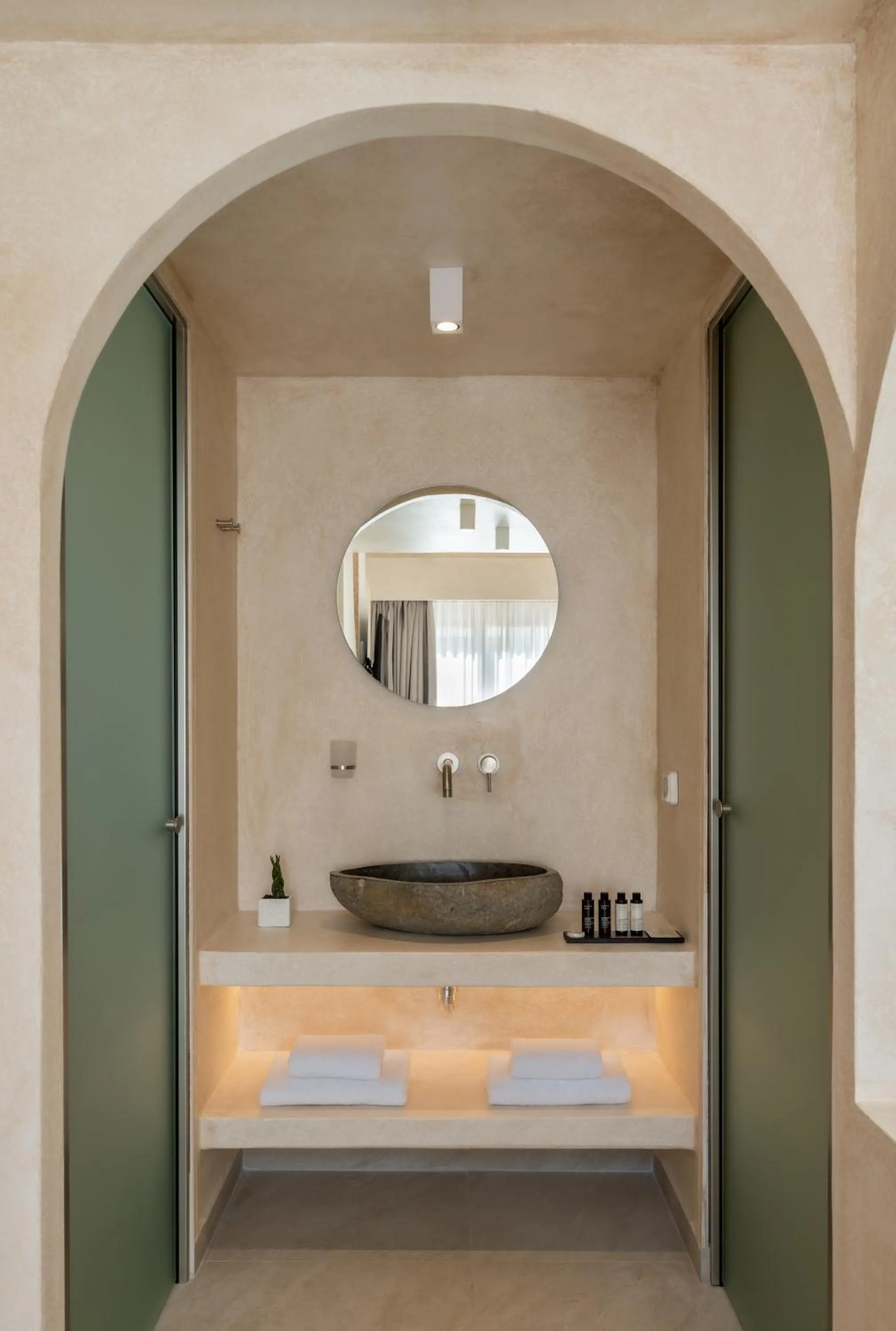 Bed in Heyday Luxury Suites