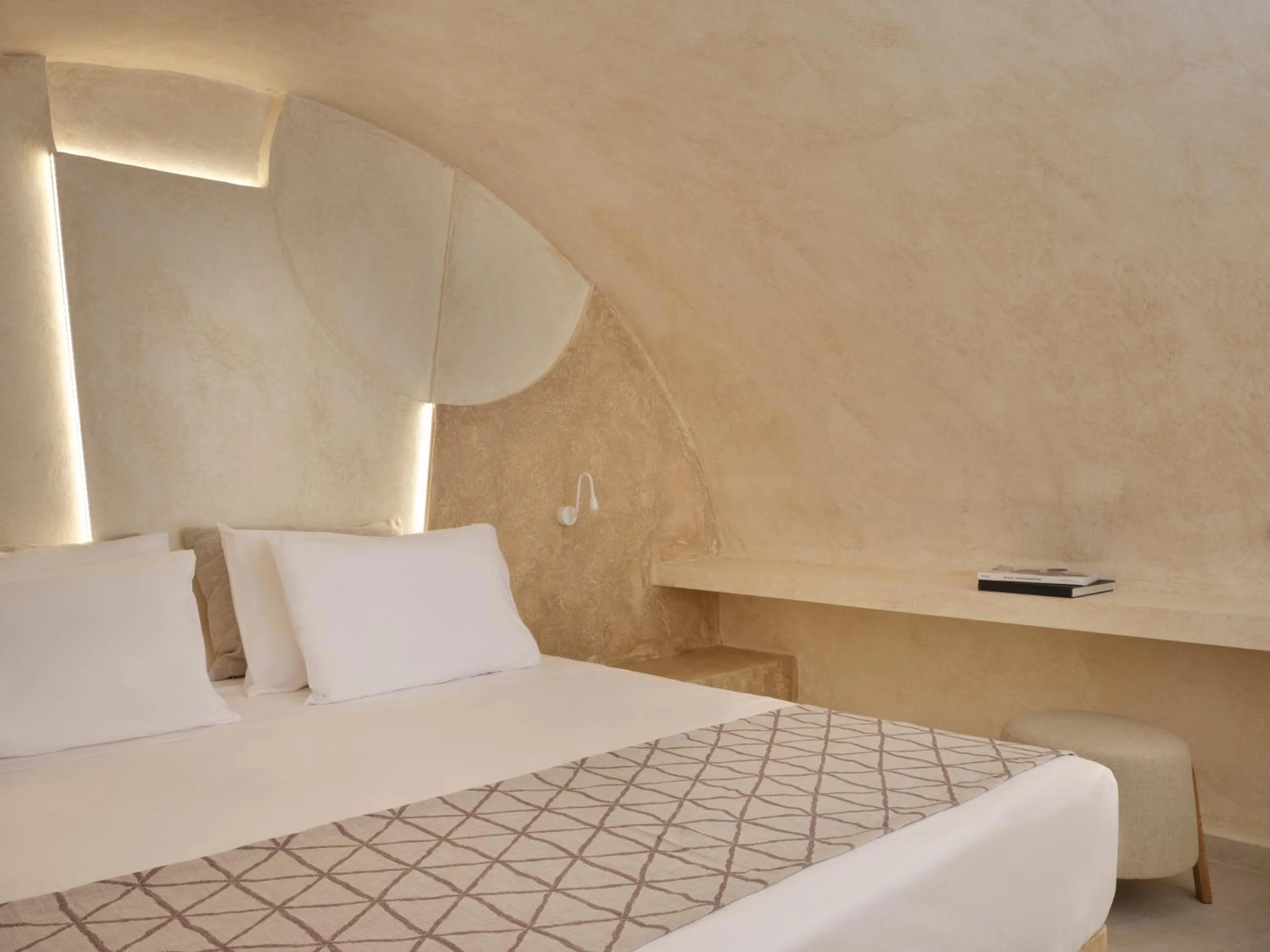 Bed in Heyday Luxury Suites