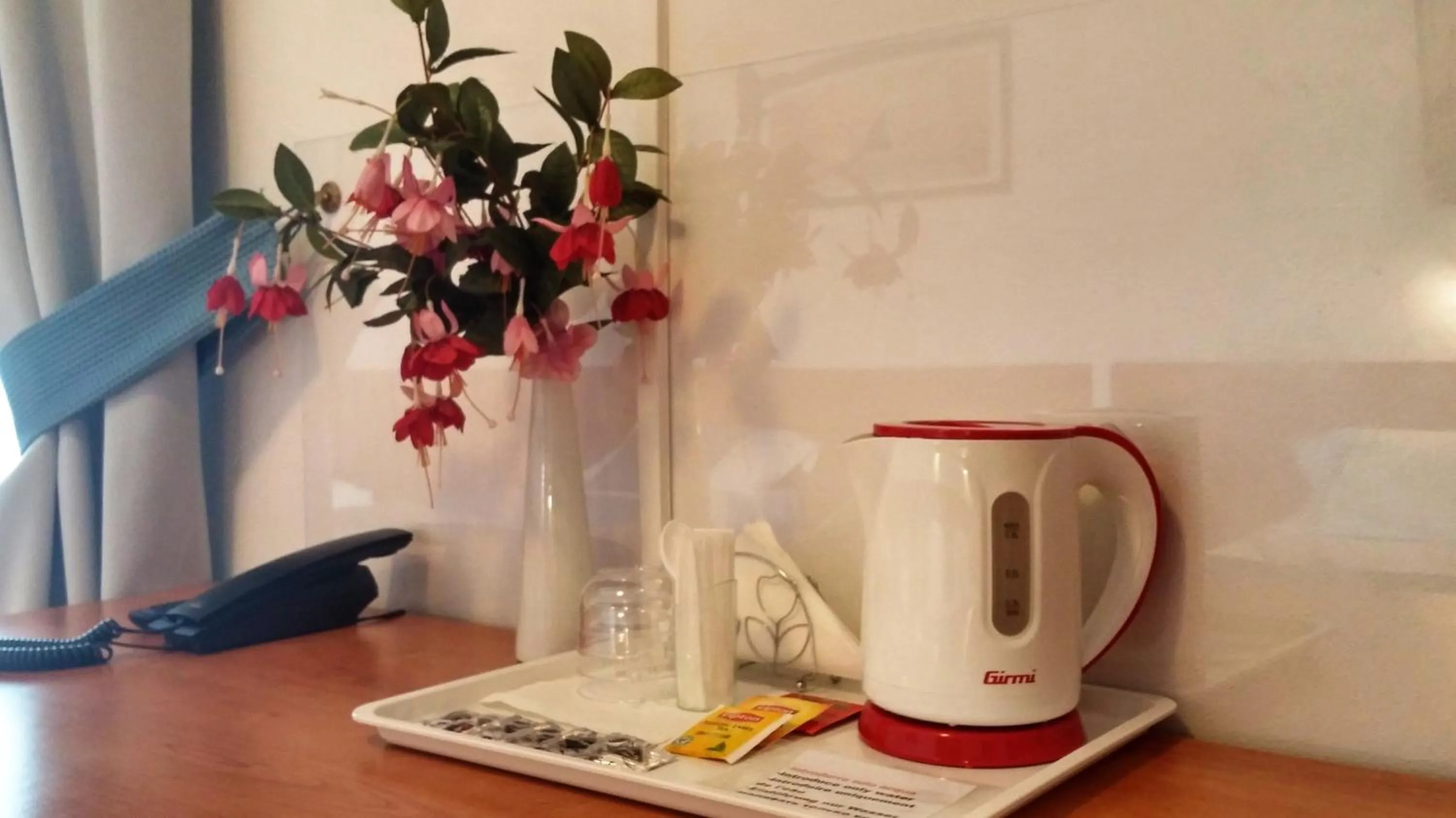 Coffee/tea facilities in Dream