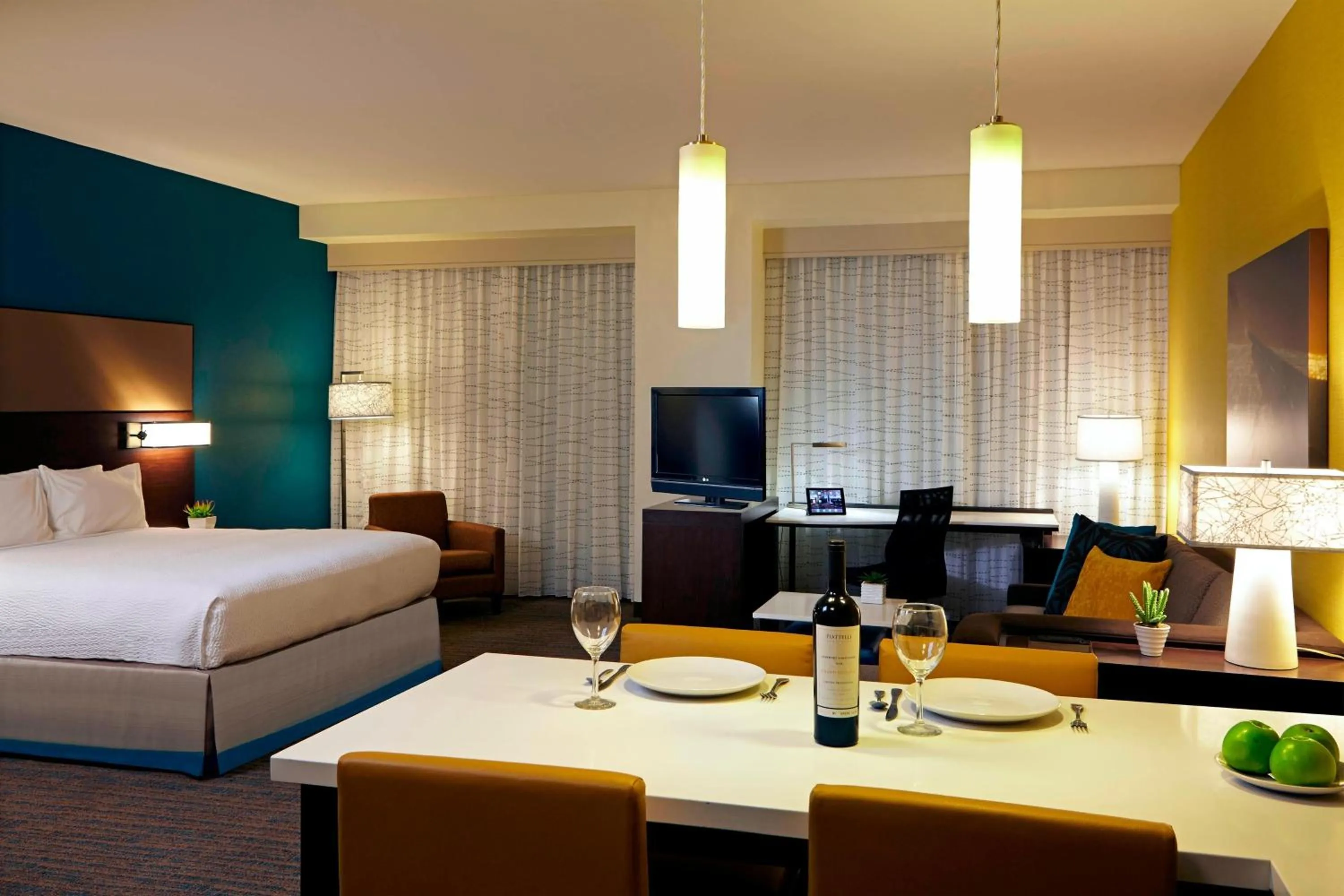 Photo of the whole room, Bed in Residence Inn by Marriott Los Angeles LAX/Century Boulevard