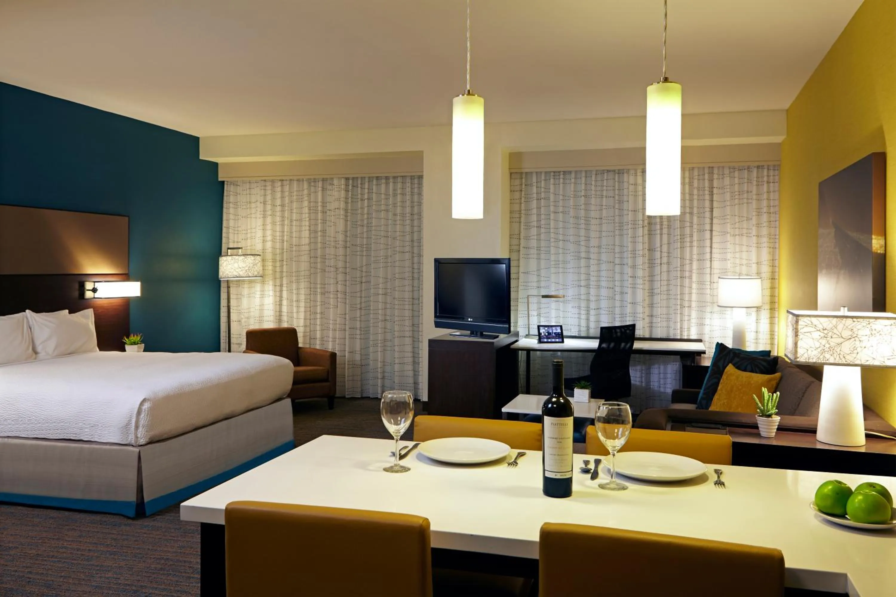 Living room, Bed in Residence Inn by Marriott Los Angeles LAX/Century Boulevard