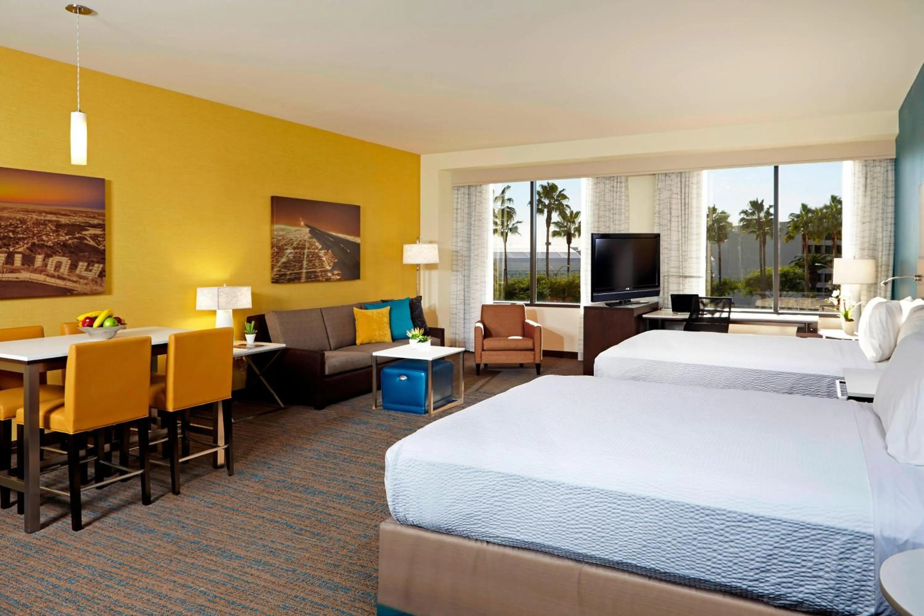 Photo of the whole room, Bed in Residence Inn by Marriott Los Angeles LAX/Century Boulevard