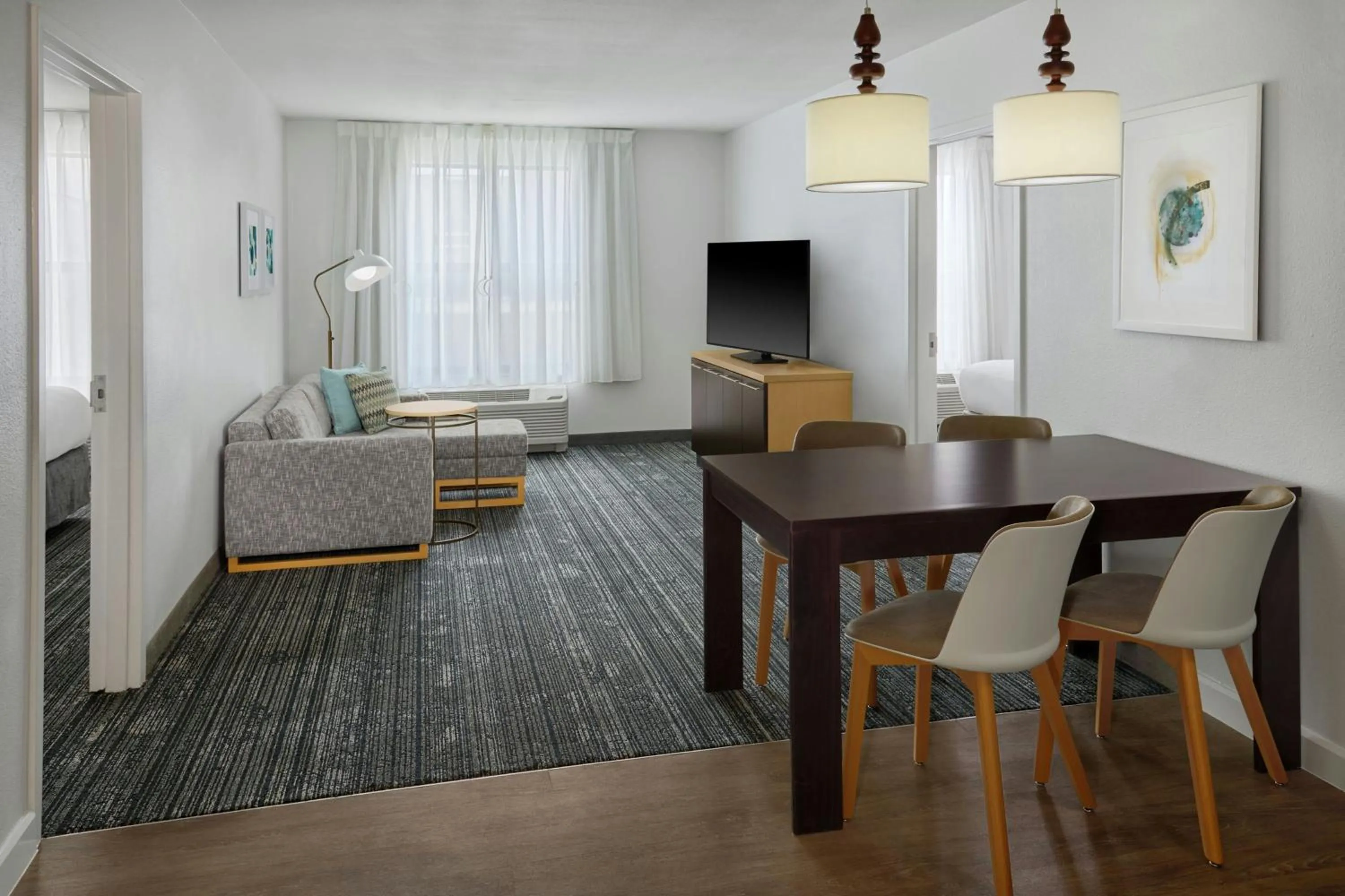 Living room in TownePlace Suites by Marriott Lawrence Downtown