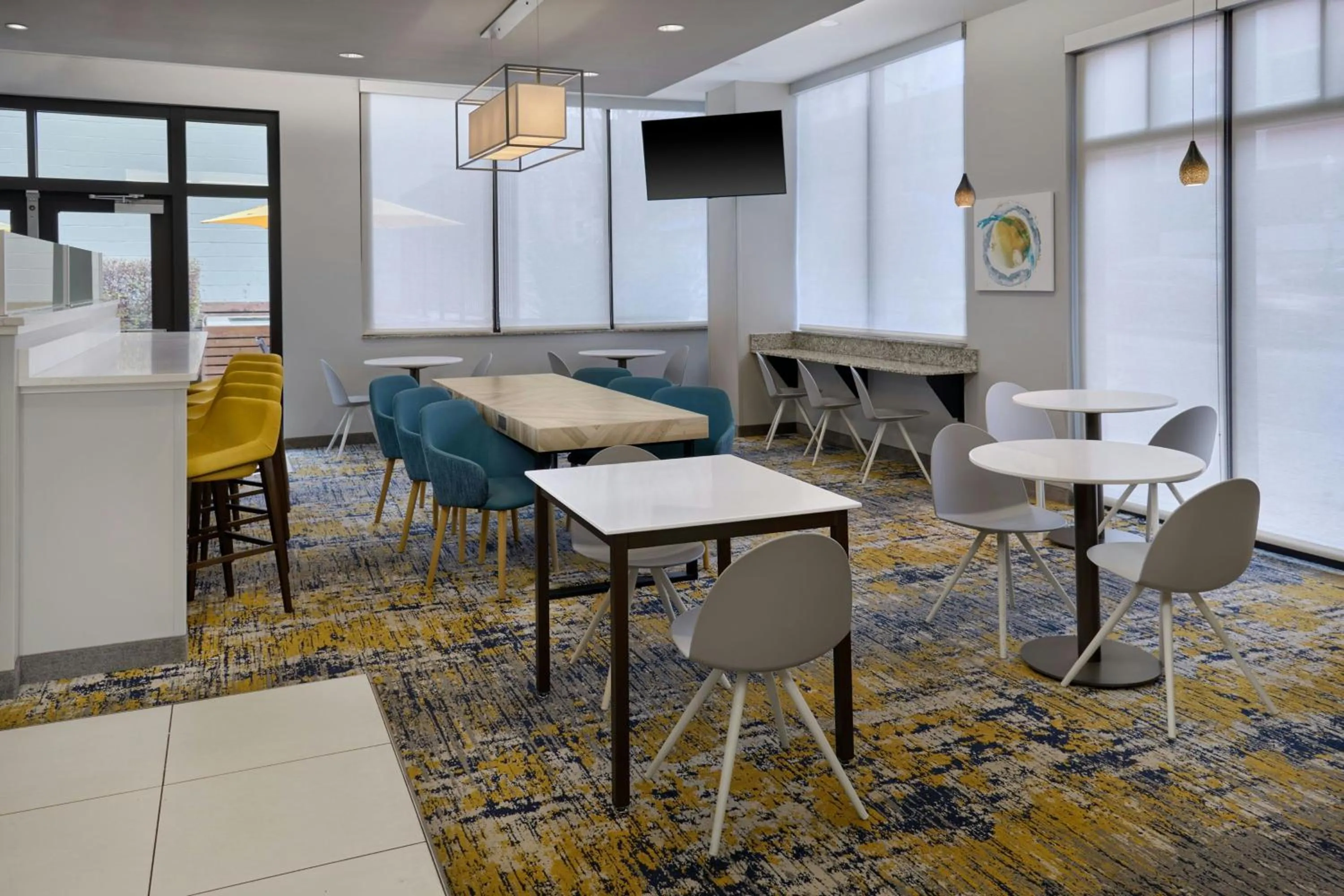 Breakfast in TownePlace Suites by Marriott Lawrence Downtown