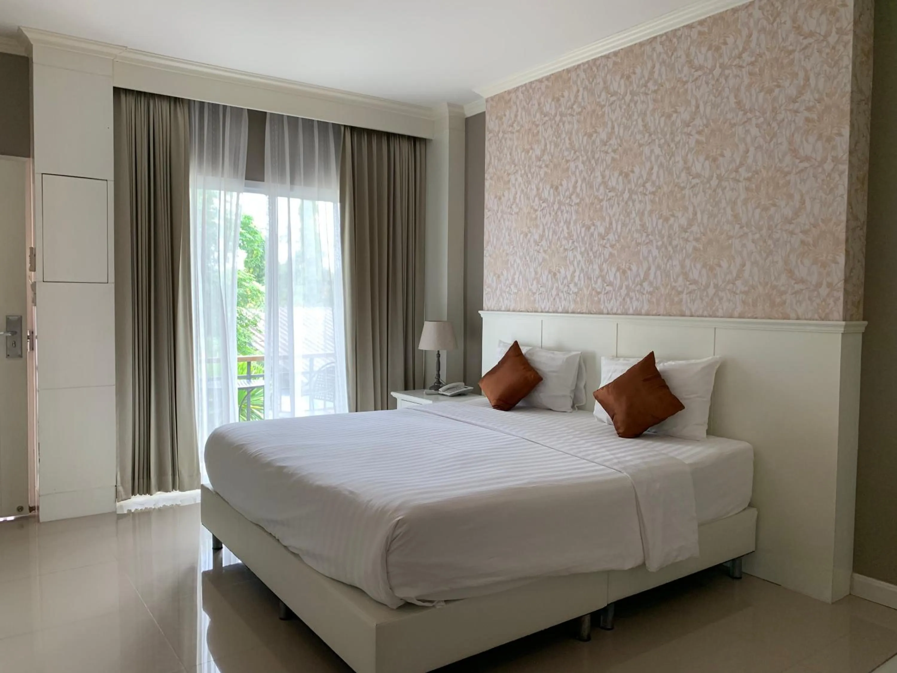 Photo of the whole room, Bed in Homey Dormy Chiangrai