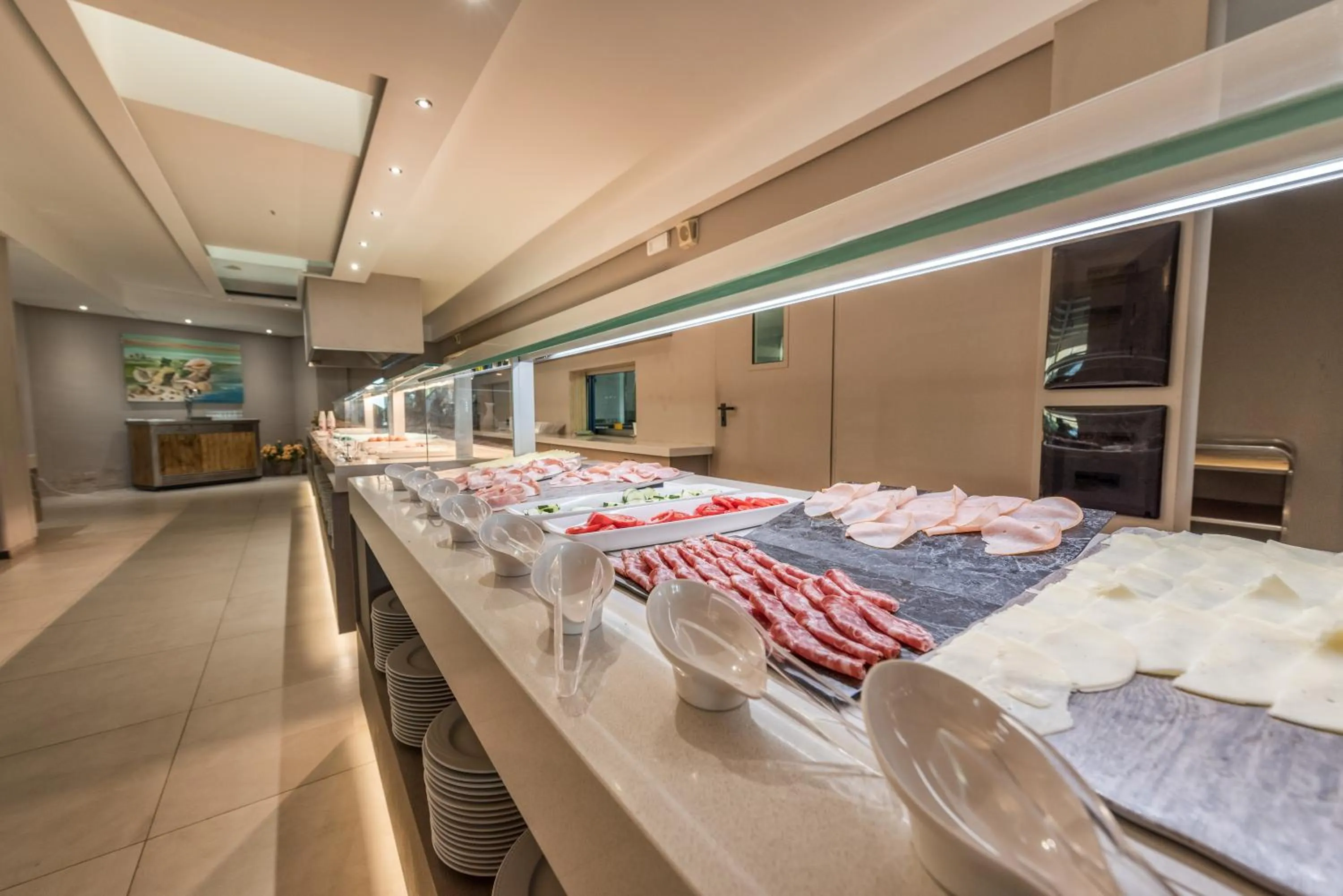 Breakfast in Acacia Marina