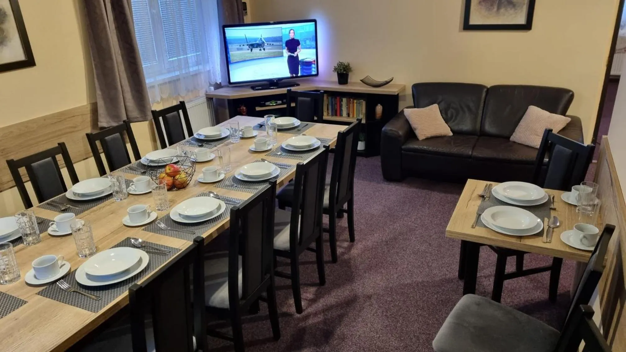 Communal lounge/ TV room in Horská chata Ježek