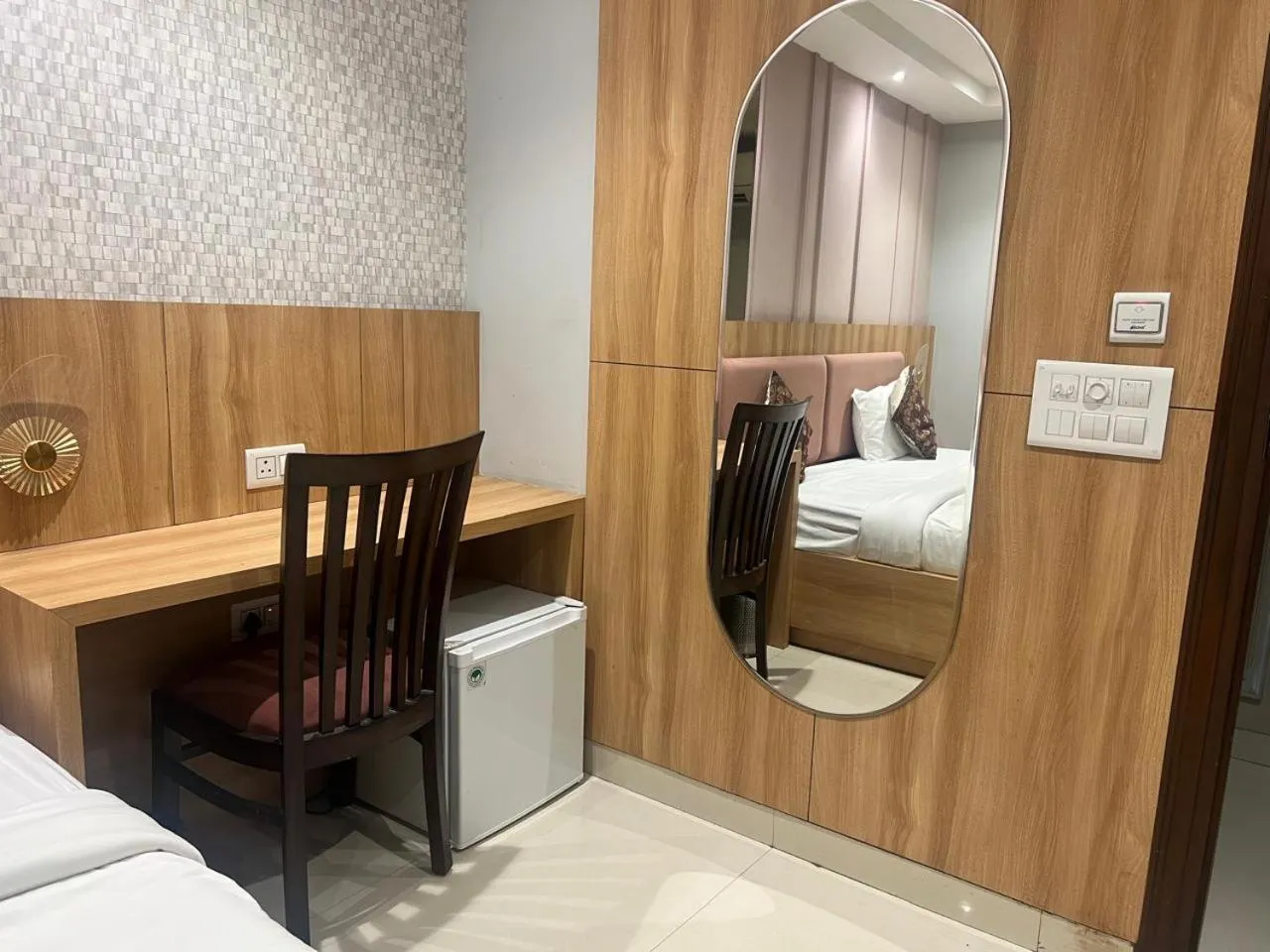 Dining area, Bed in Narison by Divud Ecom