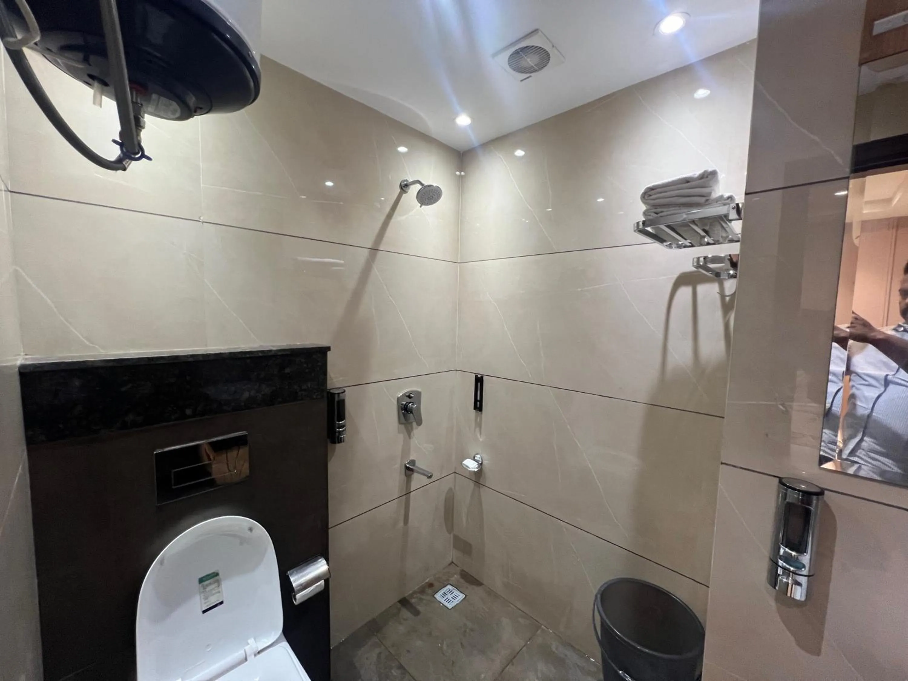 Shower in Narison by Divud Ecom