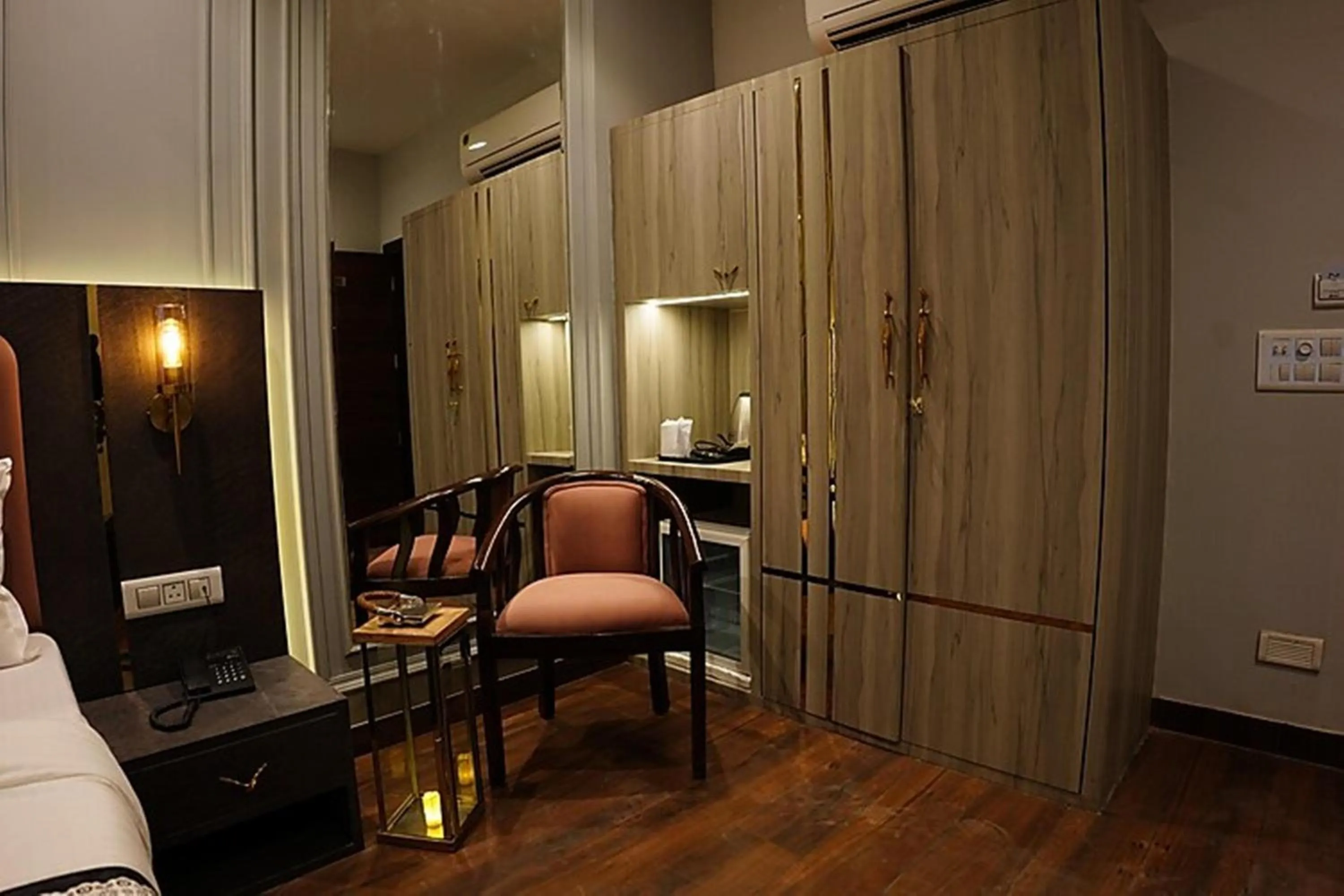 wardrobe in Narison by Divud Ecom